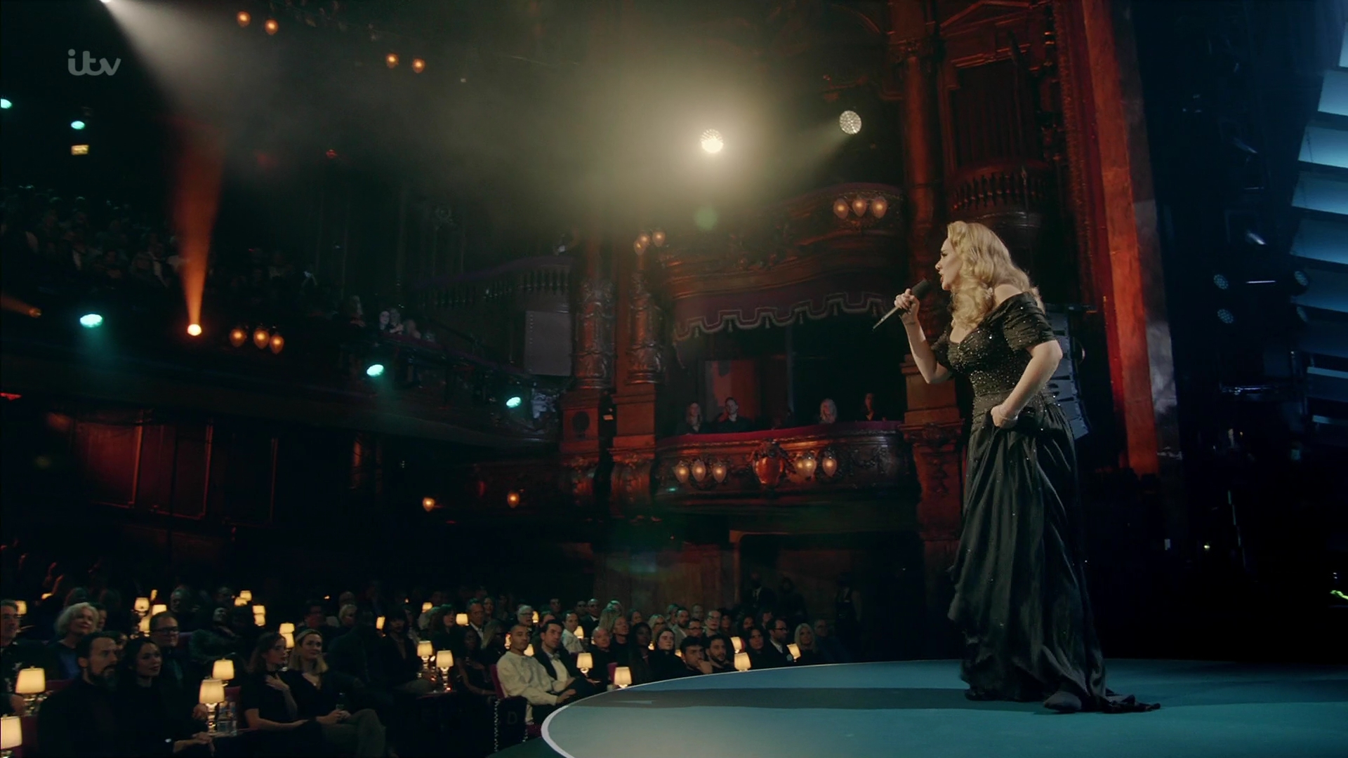 EmmaWatsonFan-dot-nl_AnAudiencewithAdele1296.jpg EmmaWatsonFan-dot-nl_AnAudiencewithAdele1296.jpg