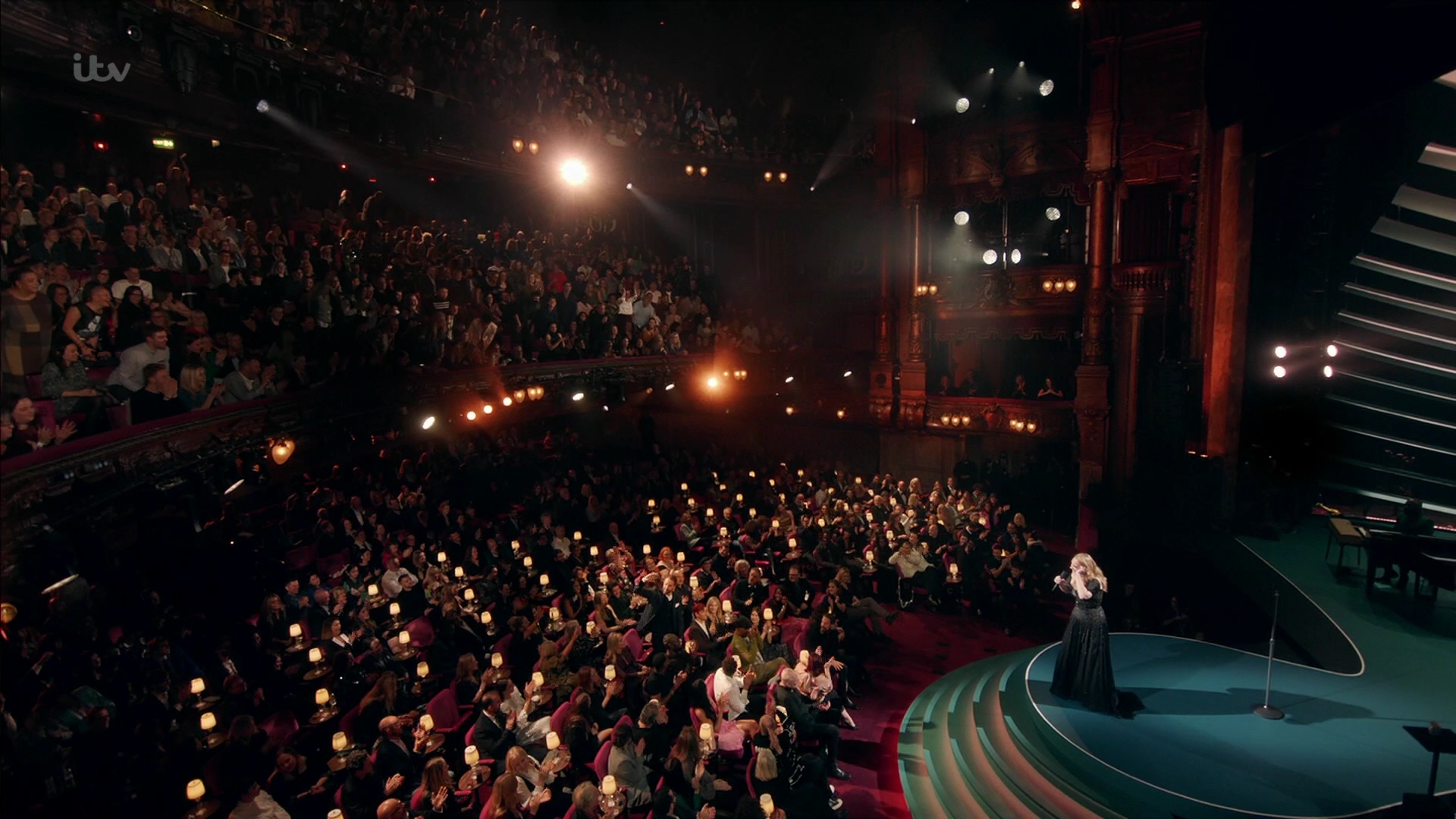 EmmaWatsonFan-dot-nl_AnAudiencewithAdele1442.jpg EmmaWatsonFan-dot-nl_AnAudiencewithAdele1442.jpg