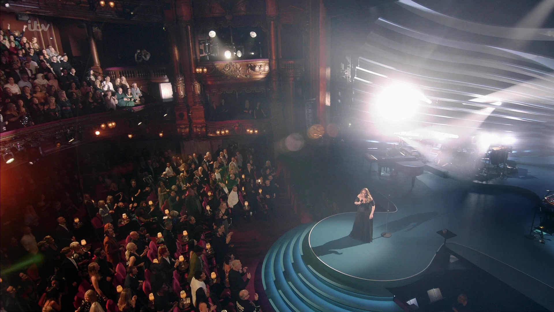 EmmaWatsonFan-dot-nl_AnAudiencewithAdele2318.jpg EmmaWatsonFan-dot-nl_AnAudiencewithAdele2318.jpg