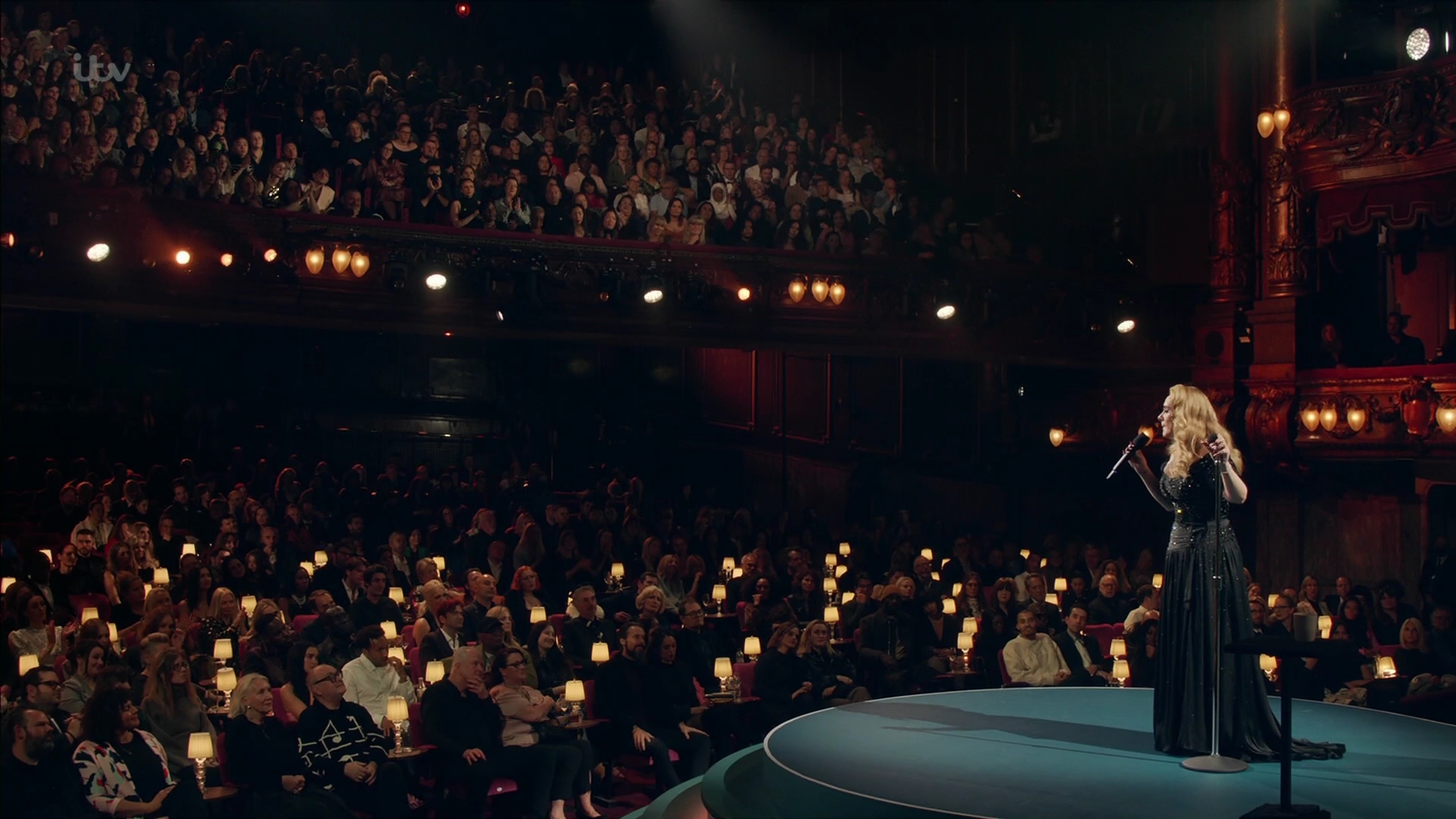 EmmaWatsonFan-dot-nl_AnAudiencewithAdele2389.jpg EmmaWatsonFan-dot-nl_AnAudiencewithAdele2389.jpg