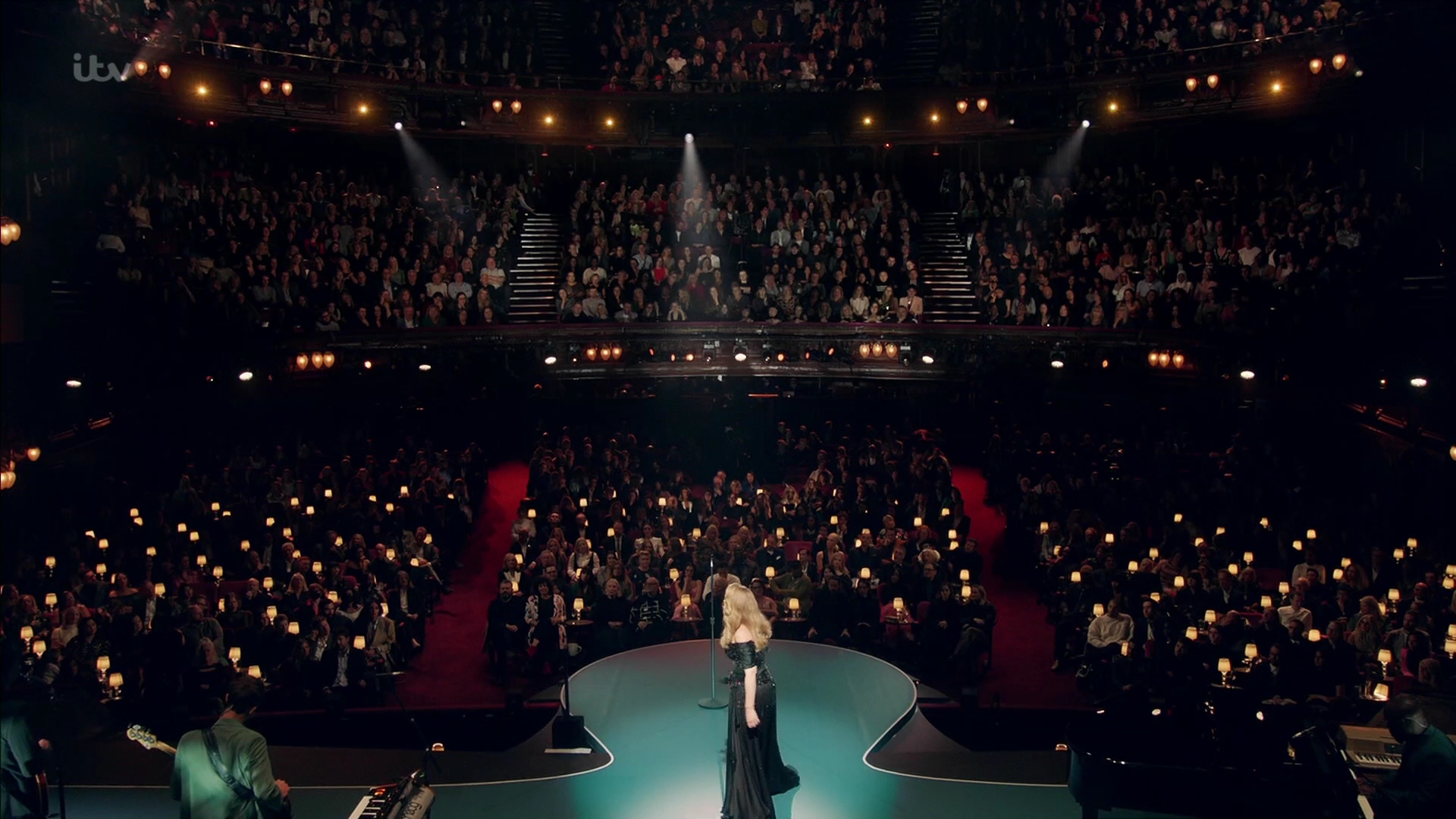 EmmaWatsonFan-dot-nl_AnAudiencewithAdele2407.jpg EmmaWatsonFan-dot-nl_AnAudiencewithAdele2407.jpg