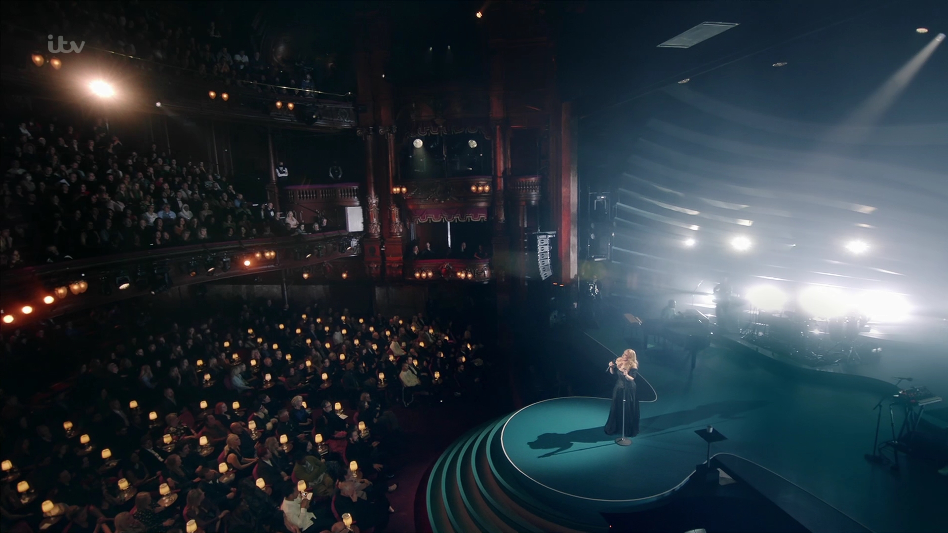 EmmaWatsonFan-dot-nl_AnAudiencewithAdele2618.jpg EmmaWatsonFan-dot-nl_AnAudiencewithAdele2618.jpg