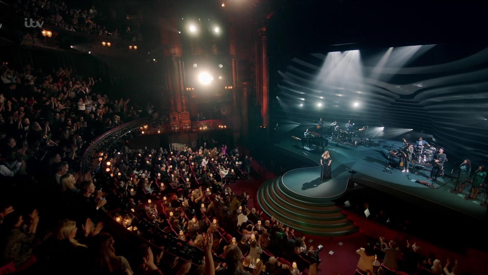 EmmaWatsonFan-dot-nl_AnAudiencewithAdele2753.jpg EmmaWatsonFan-dot-nl_AnAudiencewithAdele2753.jpg