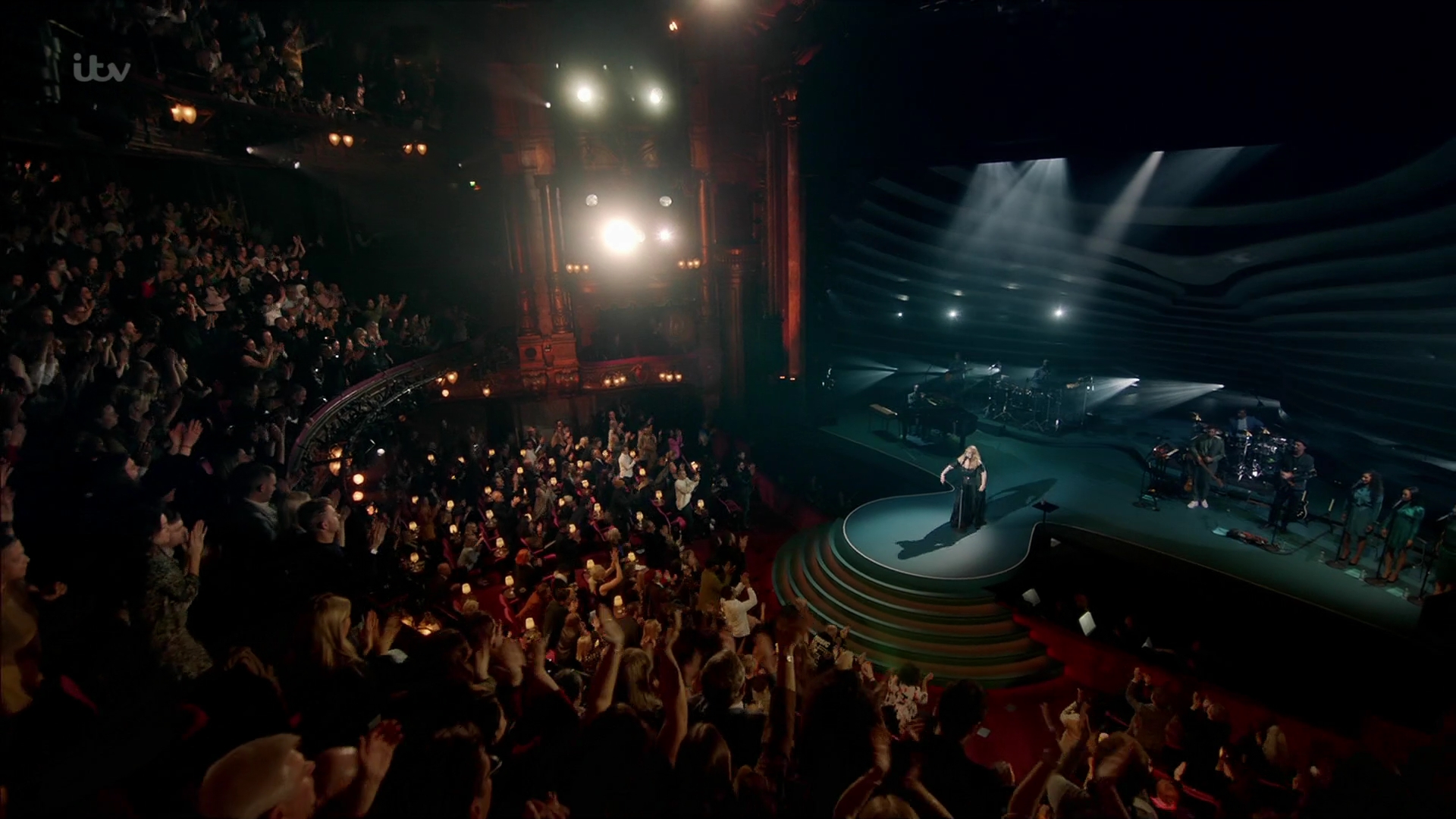 EmmaWatsonFan-dot-nl_AnAudiencewithAdele2754.jpg EmmaWatsonFan-dot-nl_AnAudiencewithAdele2754.jpg