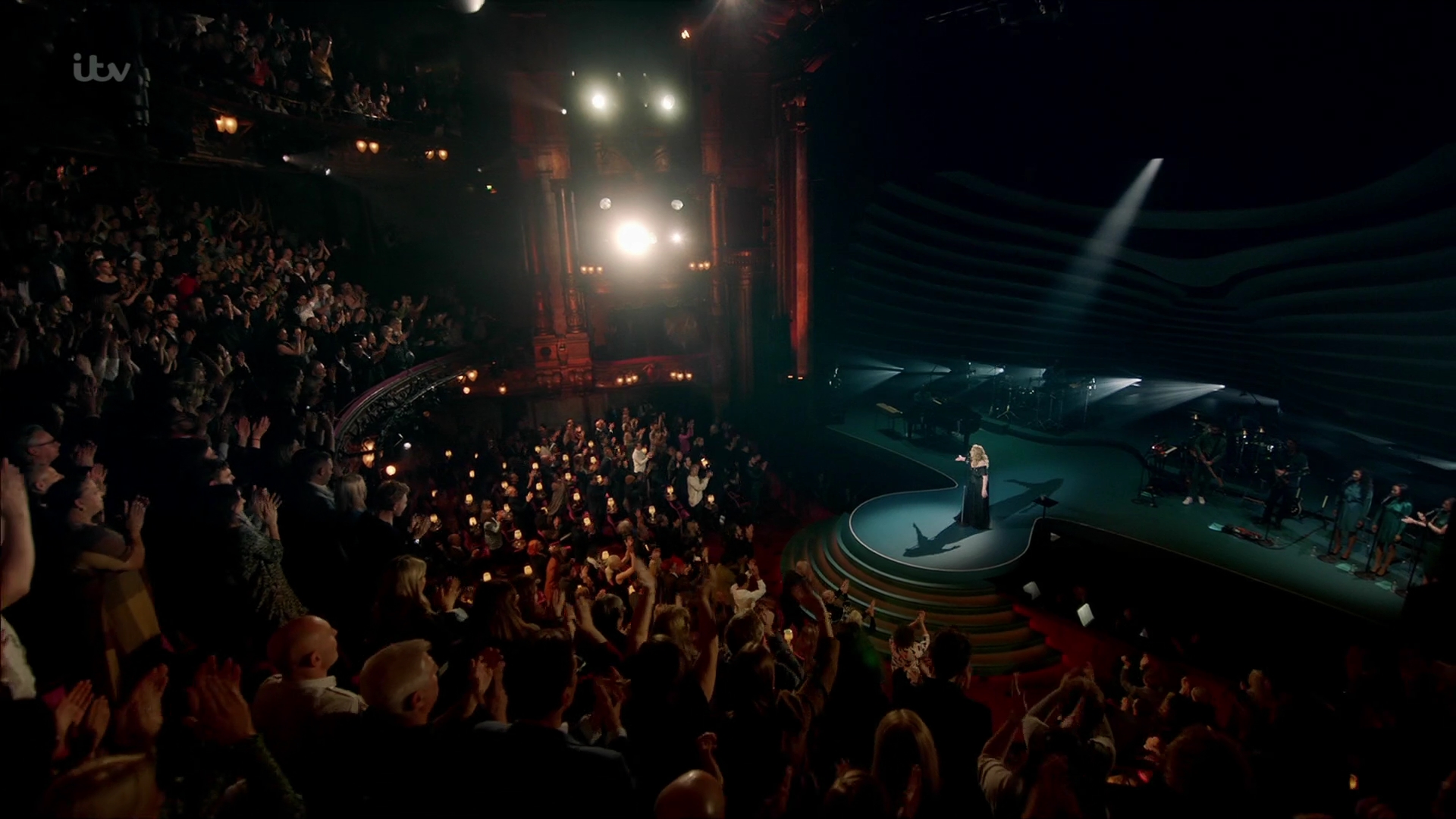 EmmaWatsonFan-dot-nl_AnAudiencewithAdele2755.jpg EmmaWatsonFan-dot-nl_AnAudiencewithAdele2755.jpg