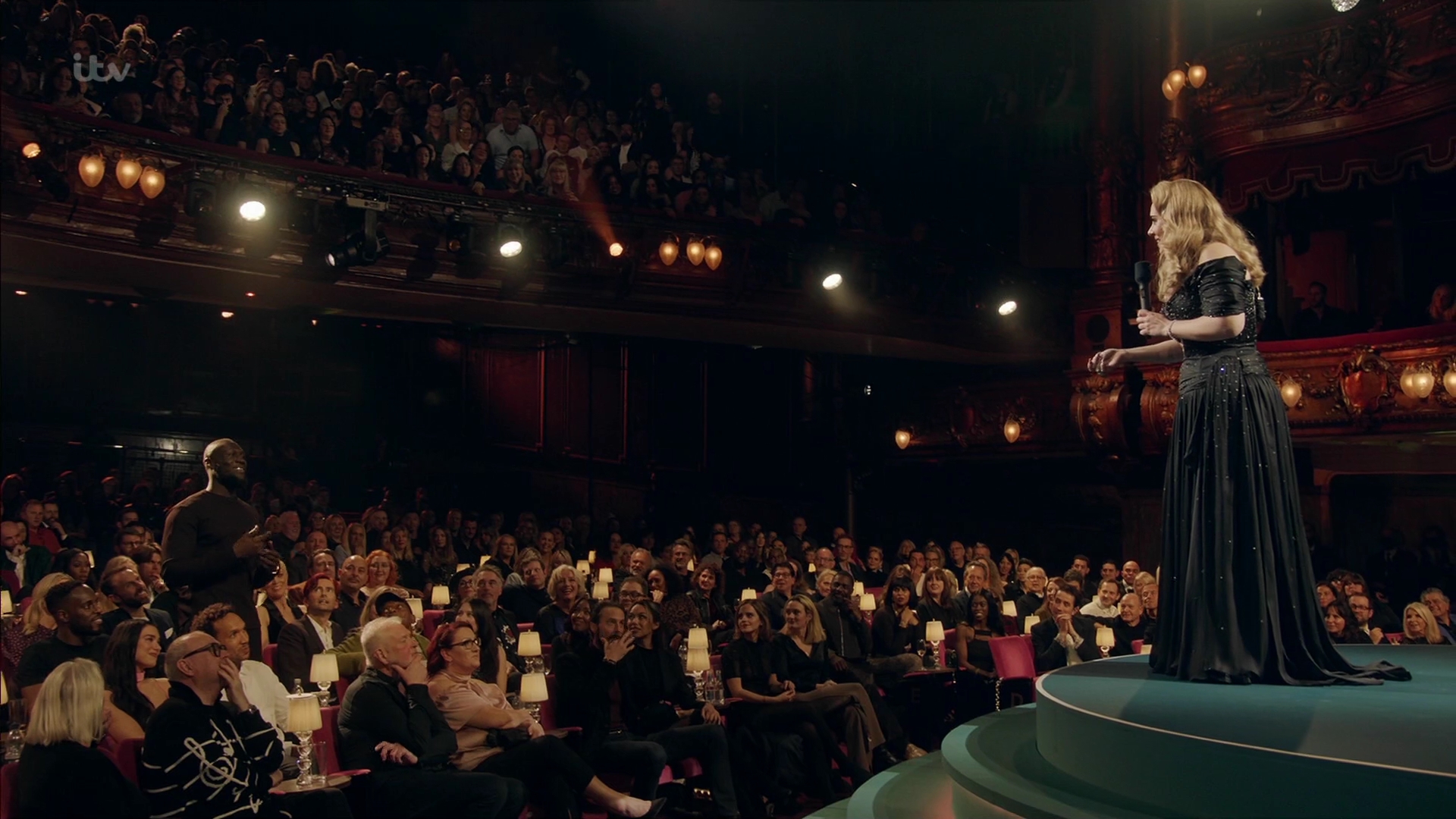 EmmaWatsonFan-dot-nl_AnAudiencewithAdele3308.jpg EmmaWatsonFan-dot-nl_AnAudiencewithAdele3308.jpg