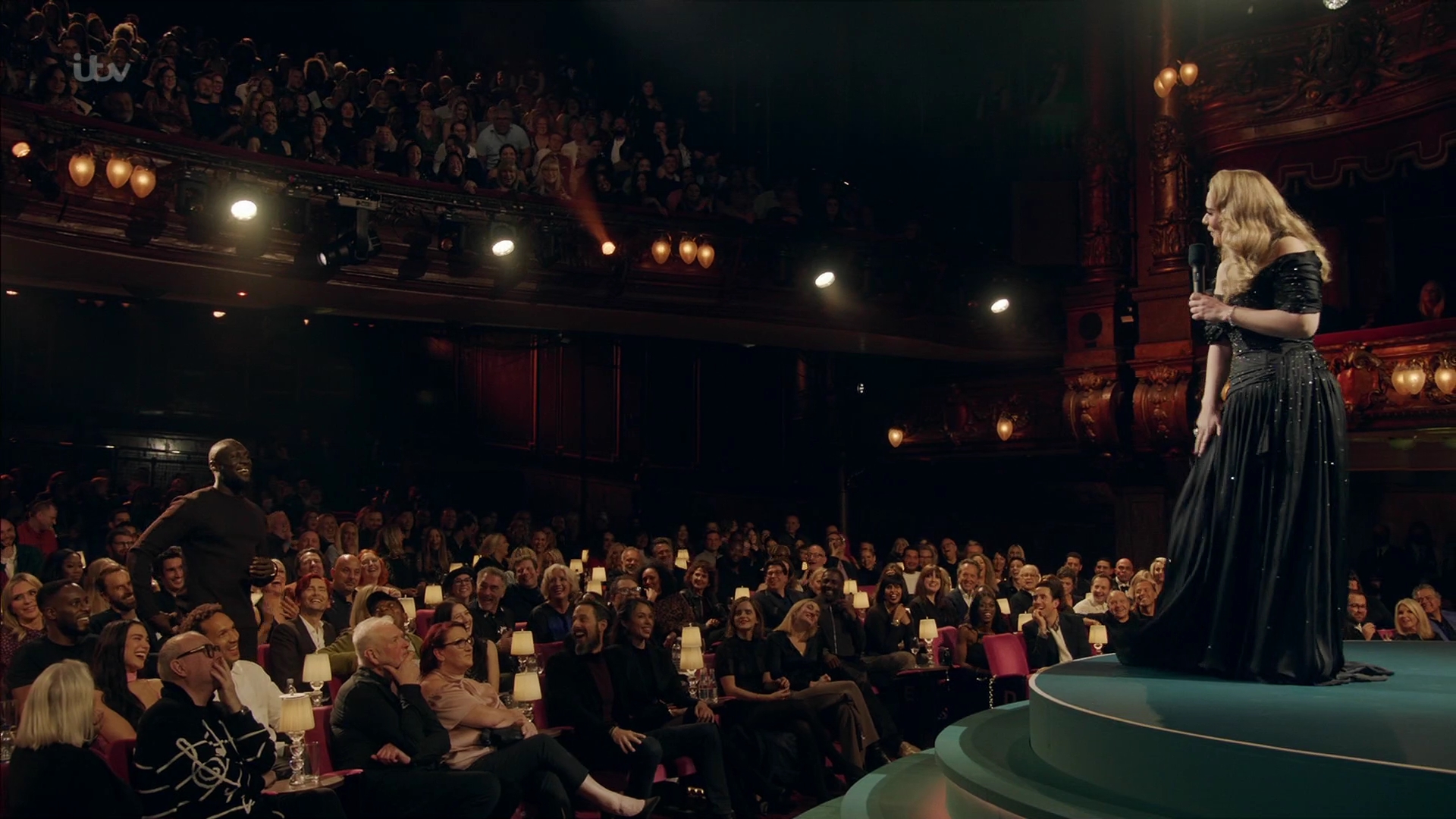 EmmaWatsonFan-dot-nl_AnAudiencewithAdele3310.jpg EmmaWatsonFan-dot-nl_AnAudiencewithAdele3310.jpg