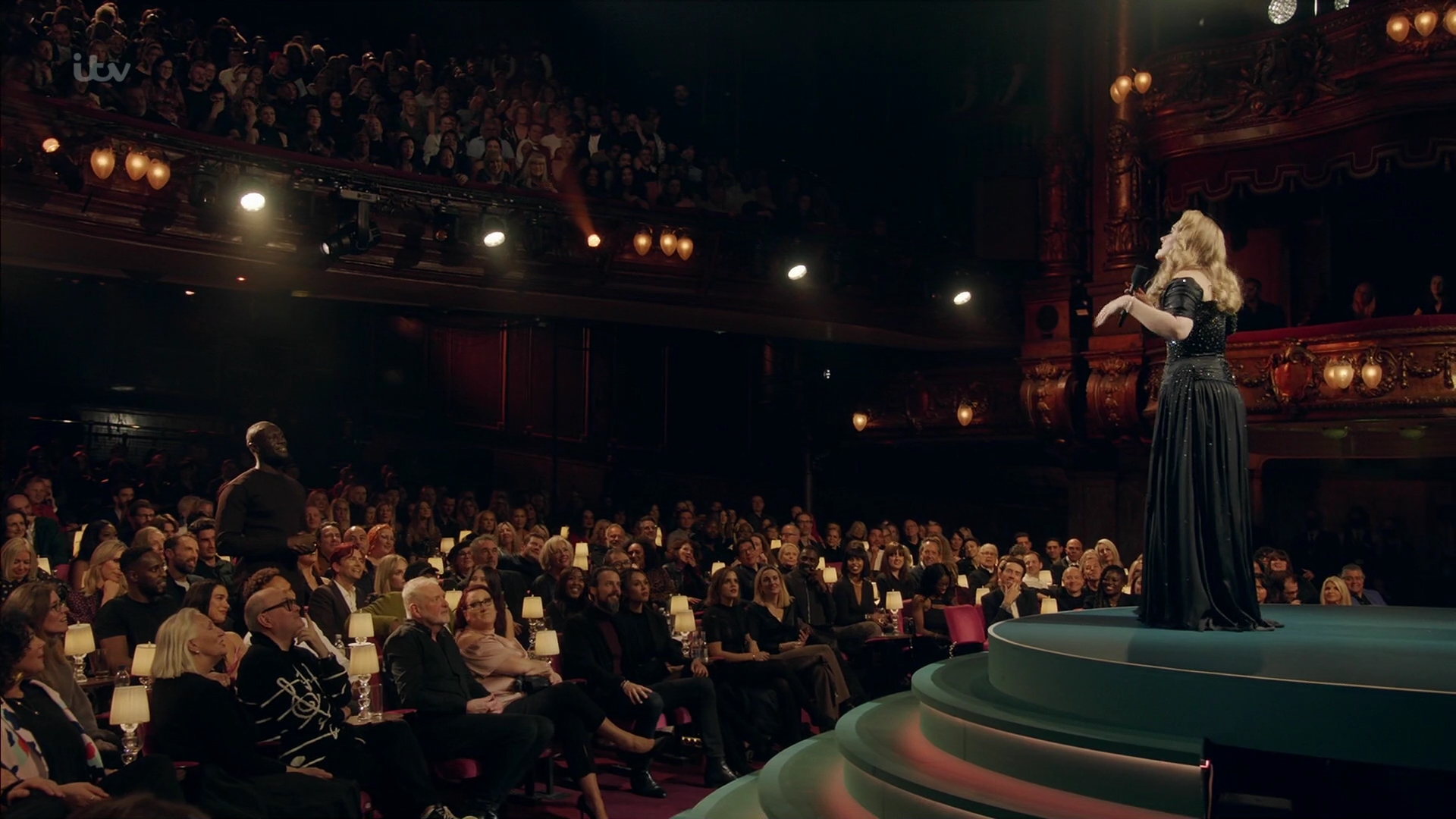 EmmaWatsonFan-dot-nl_AnAudiencewithAdele3330.jpg EmmaWatsonFan-dot-nl_AnAudiencewithAdele3330.jpg