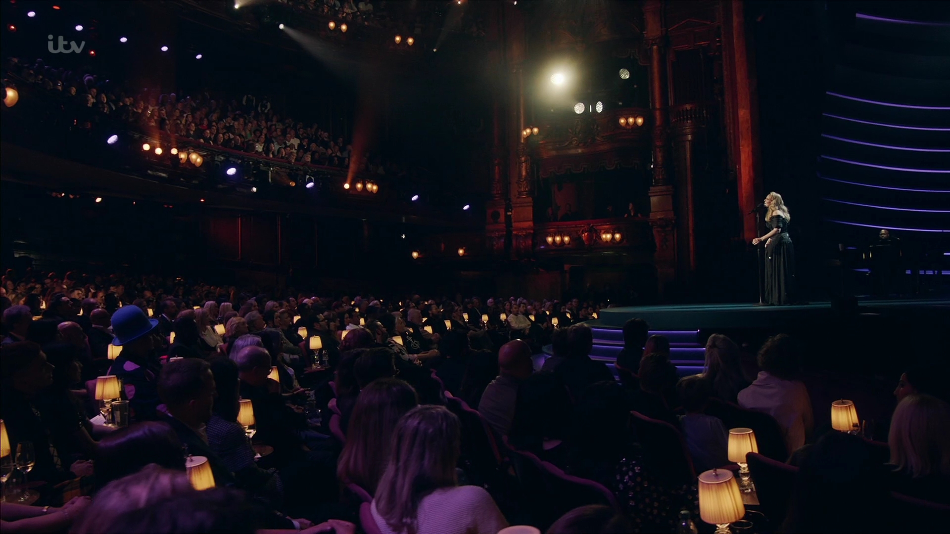 EmmaWatsonFan-dot-nl_AnAudiencewithAdele3592.jpg EmmaWatsonFan-dot-nl_AnAudiencewithAdele3592.jpg