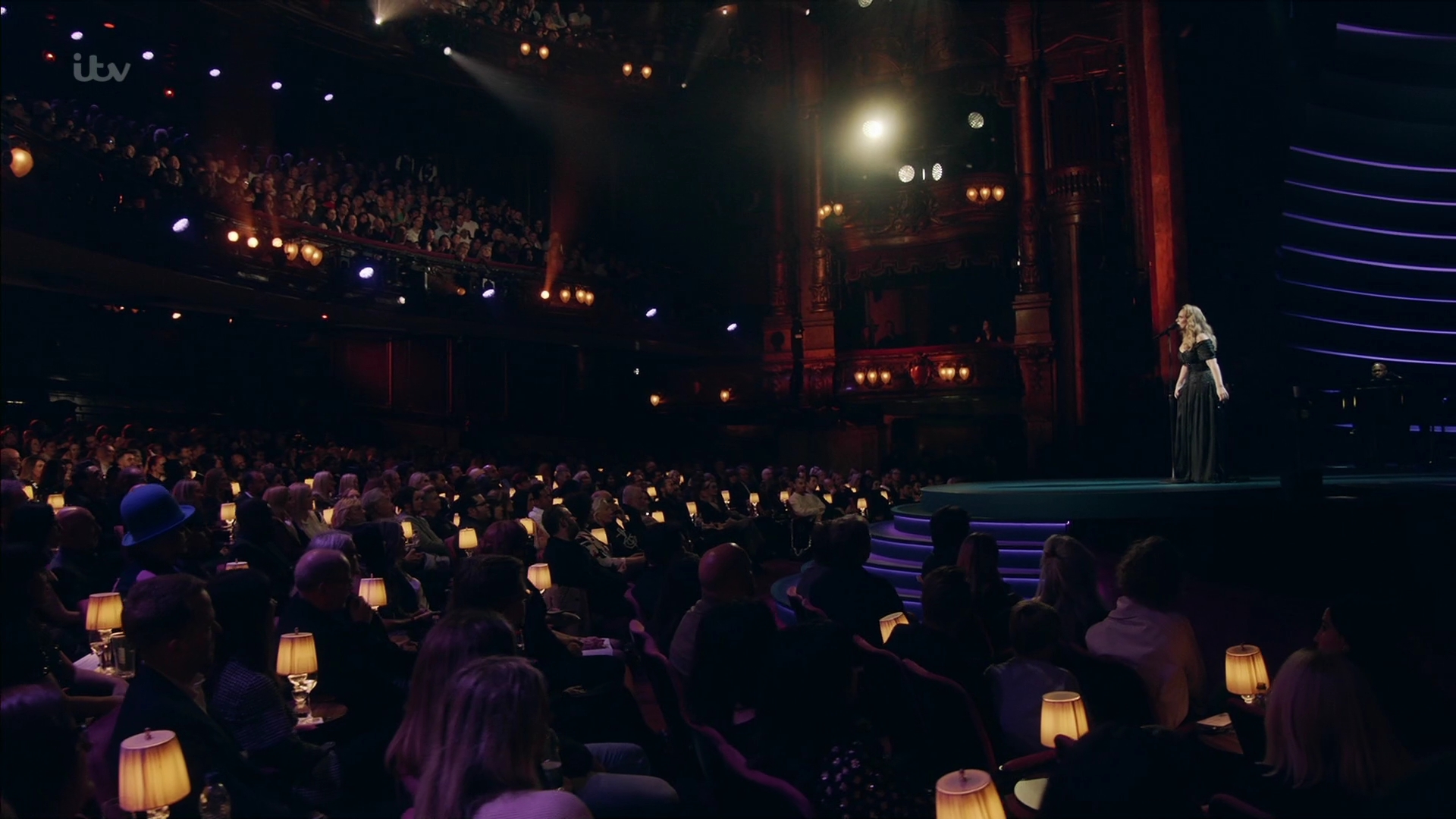 EmmaWatsonFan-dot-nl_AnAudiencewithAdele3593.jpg