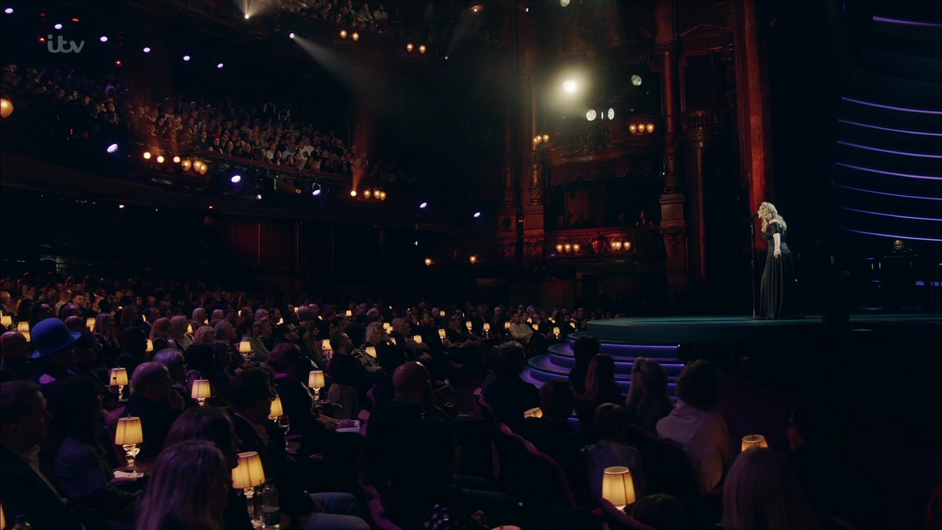 EmmaWatsonFan-dot-nl_AnAudiencewithAdele3594.jpg EmmaWatsonFan-dot-nl_AnAudiencewithAdele3594.jpg