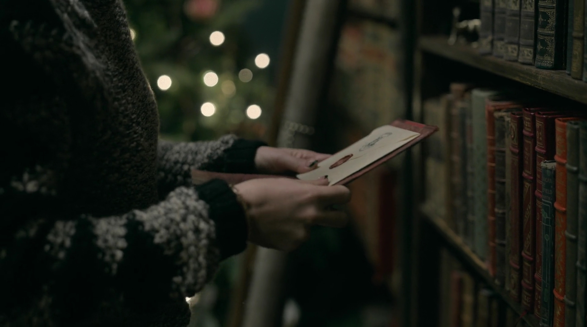 EmmaWatsonFan-dot-nl_HarryPotter-ReturnToHogwarts0047.jpg
