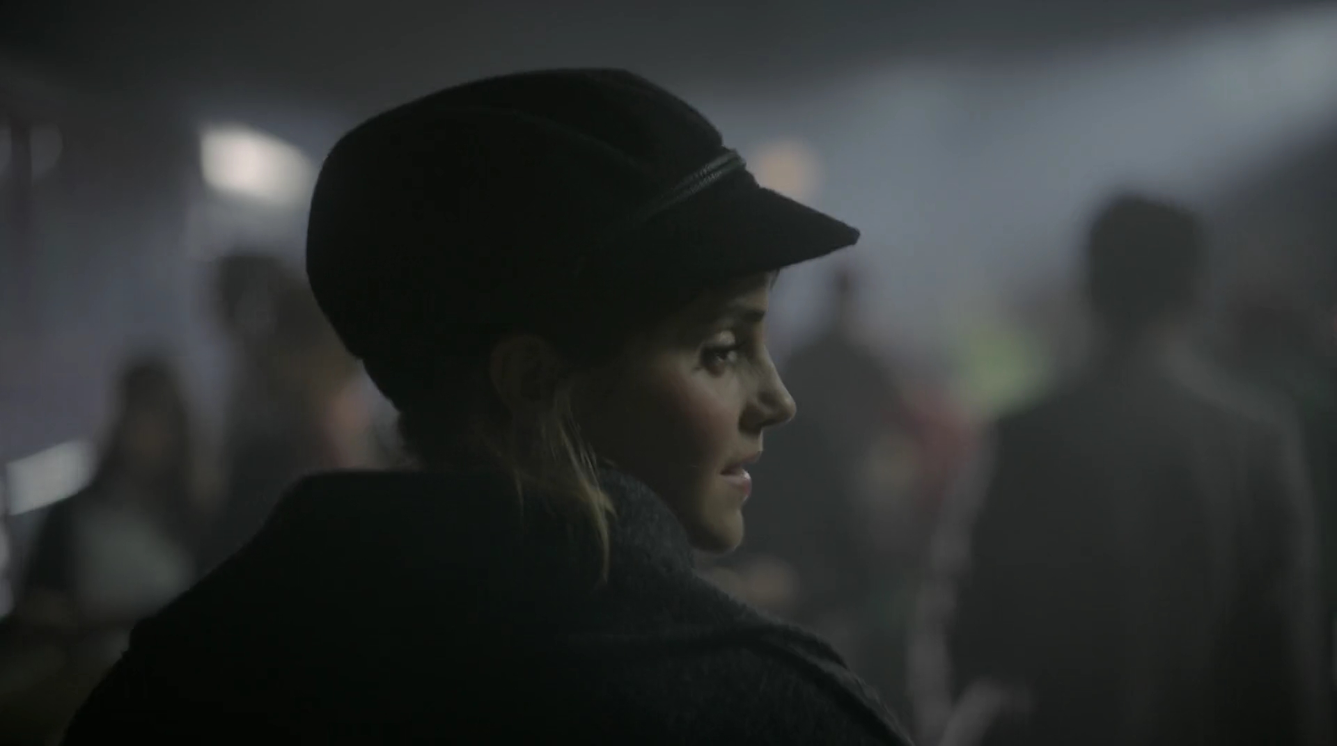 EmmaWatsonFan-dot-nl_HarryPotter-ReturnToHogwarts0080.jpg