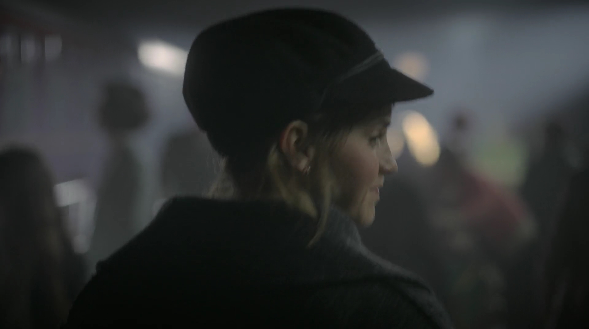 EmmaWatsonFan-dot-nl_HarryPotter-ReturnToHogwarts0081.jpg