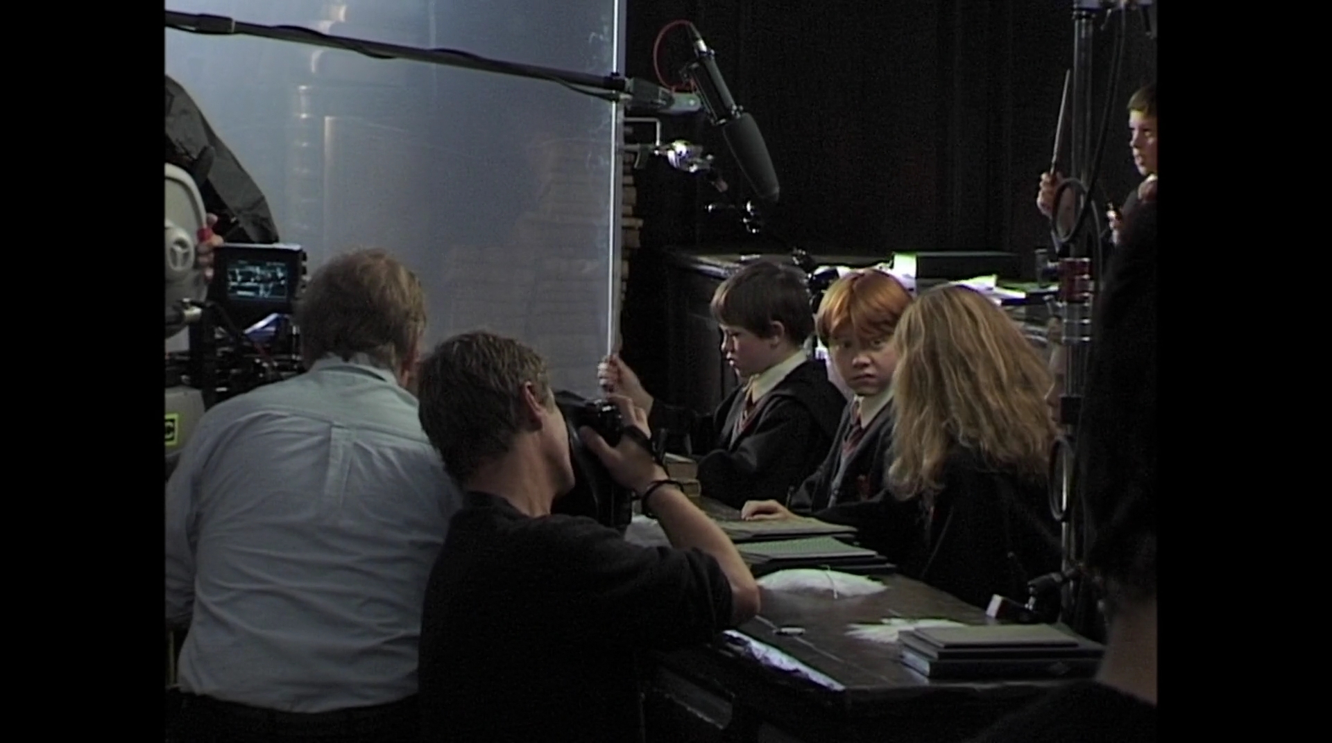 EmmaWatsonFan-dot-nl_HarryPotter-ReturnToHogwarts0457.jpg EmmaWatsonFan-dot-nl_HarryPotter-ReturnToHogwarts0457.jpg