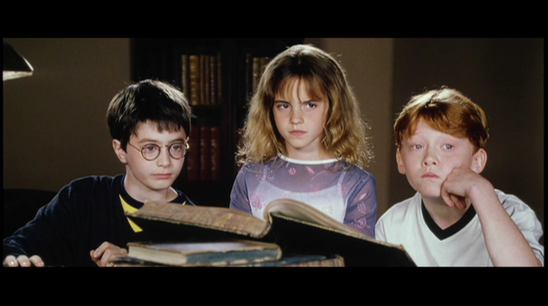 EmmaWatsonFan-dot-nl_HarryPotter-ReturnToHogwarts0585.jpg