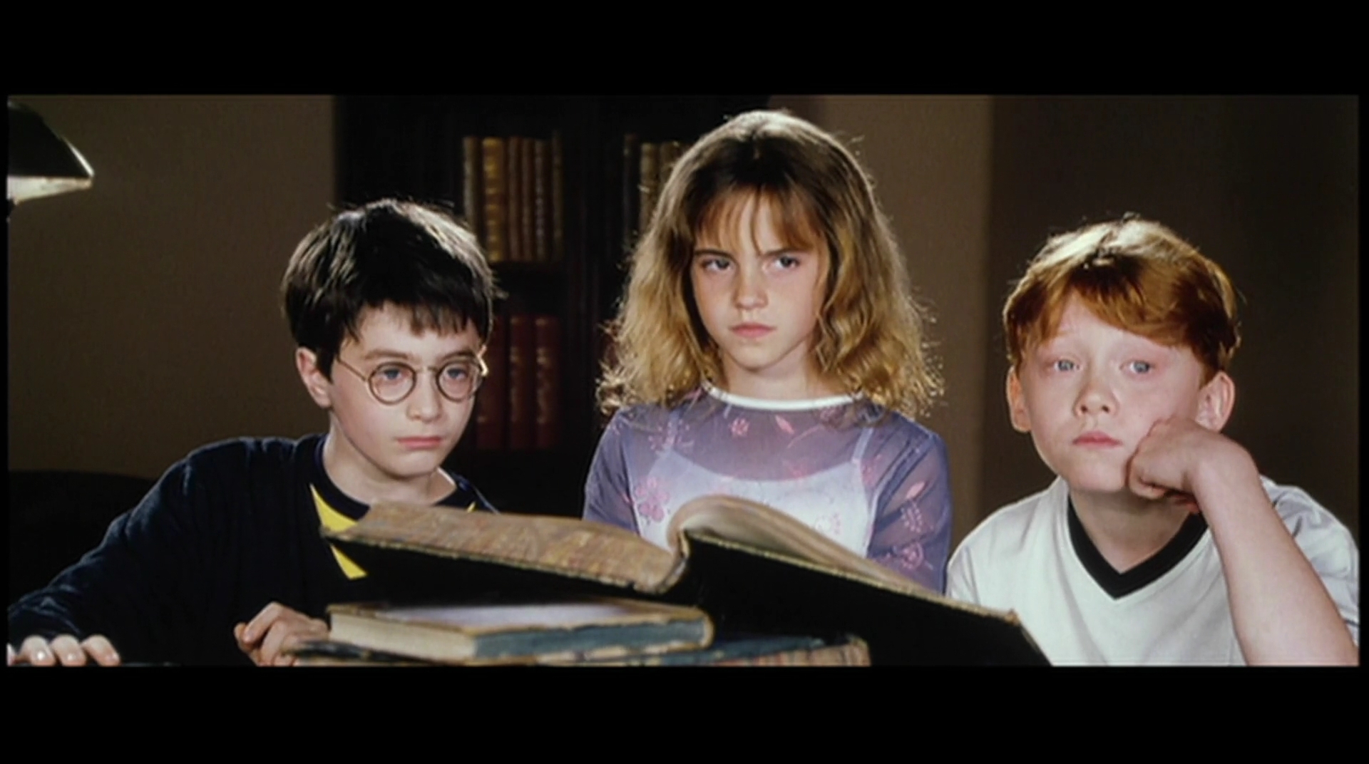 EmmaWatsonFan-dot-nl_HarryPotter-ReturnToHogwarts0586.jpg