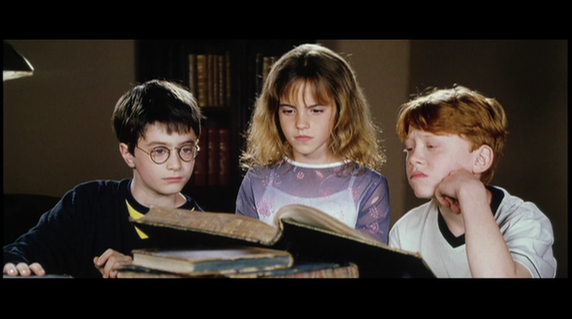 EmmaWatsonFan-dot-nl_HarryPotter-ReturnToHogwarts0588.jpg