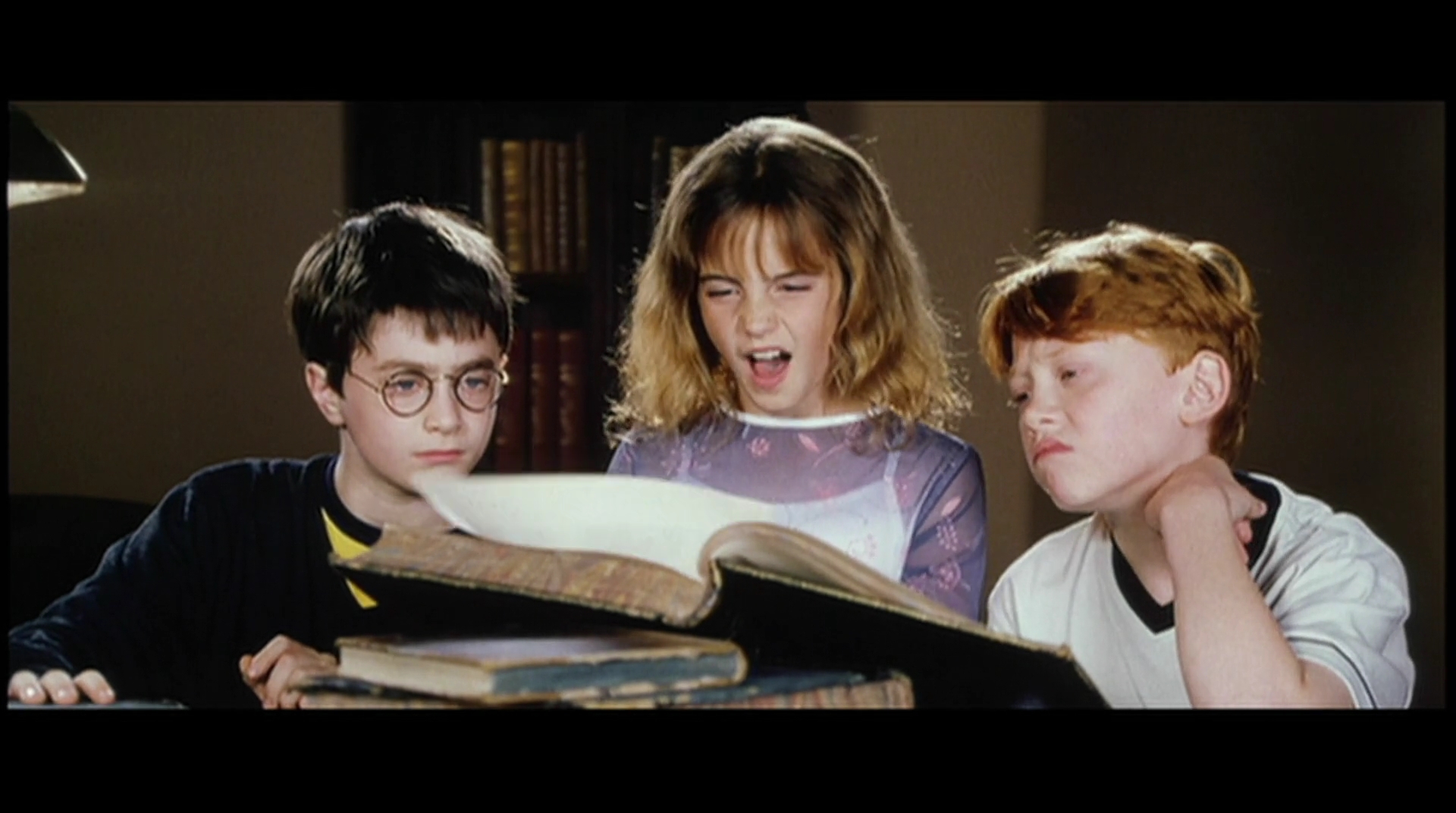 EmmaWatsonFan-dot-nl_HarryPotter-ReturnToHogwarts0589.jpg EmmaWatsonFan-dot-nl_HarryPotter-ReturnToHogwarts0589.jpg