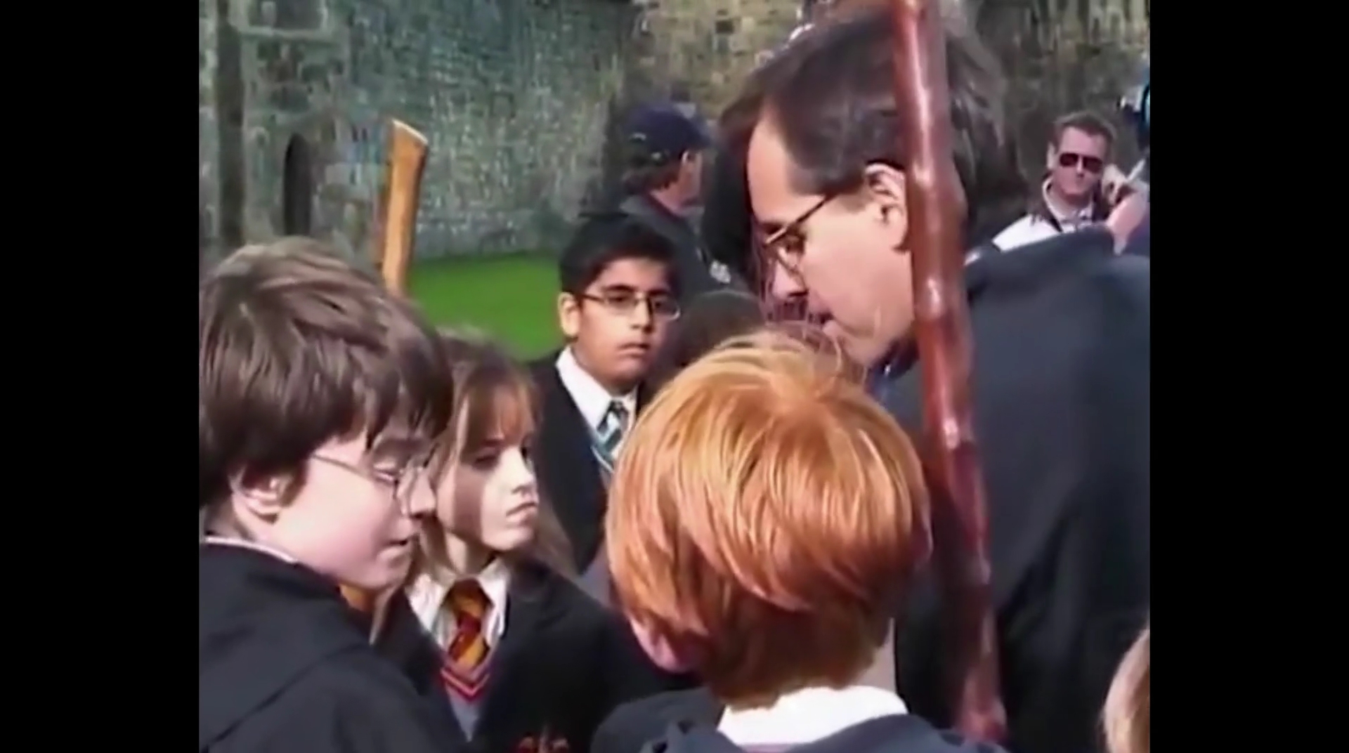 EmmaWatsonFan-dot-nl_HarryPotter-ReturnToHogwarts0816.jpg EmmaWatsonFan-dot-nl_HarryPotter-ReturnToHogwarts0816.jpg