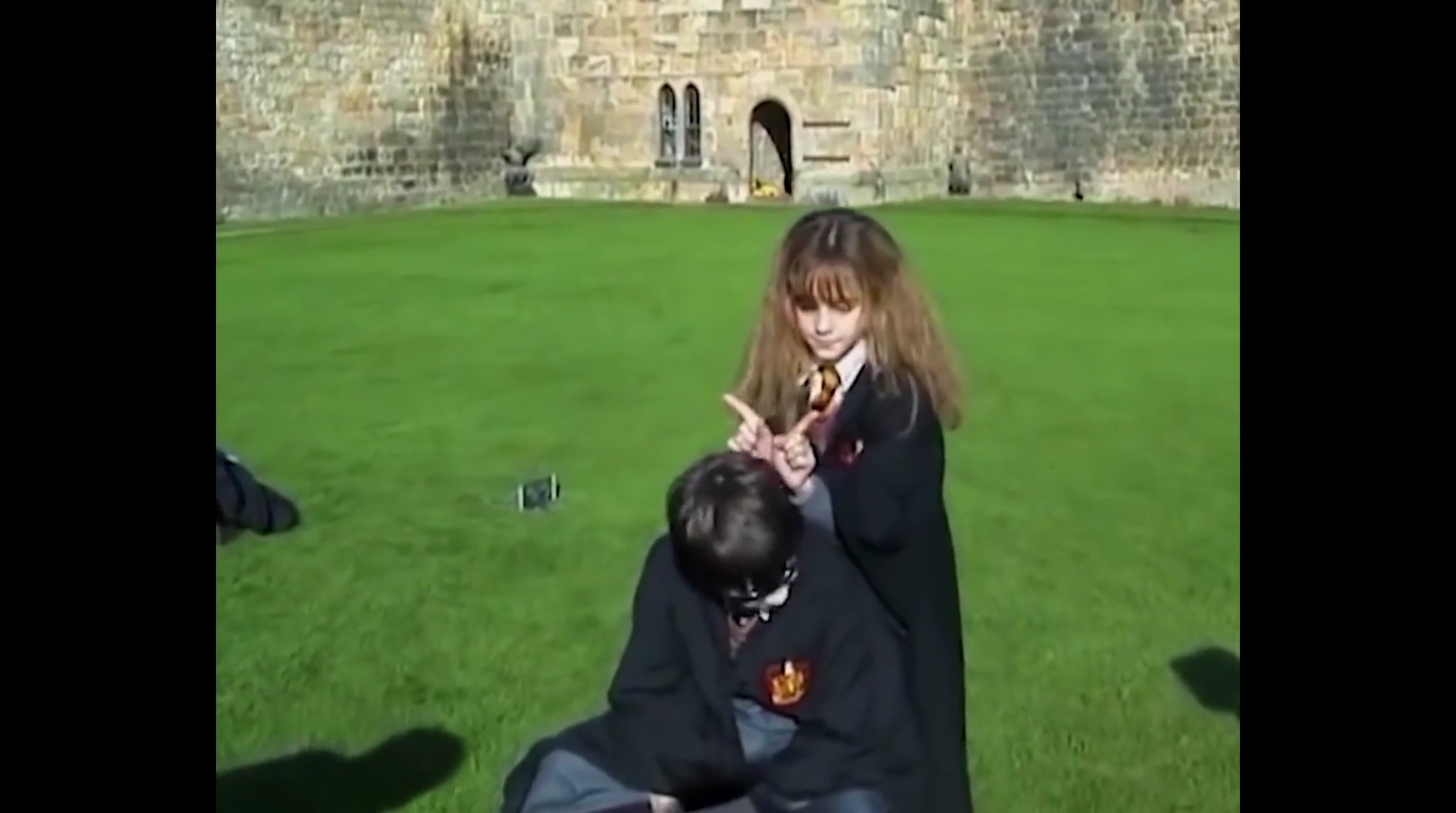 EmmaWatsonFan-dot-nl_HarryPotter-ReturnToHogwarts0894.jpg EmmaWatsonFan-dot-nl_HarryPotter-ReturnToHogwarts0894.jpg