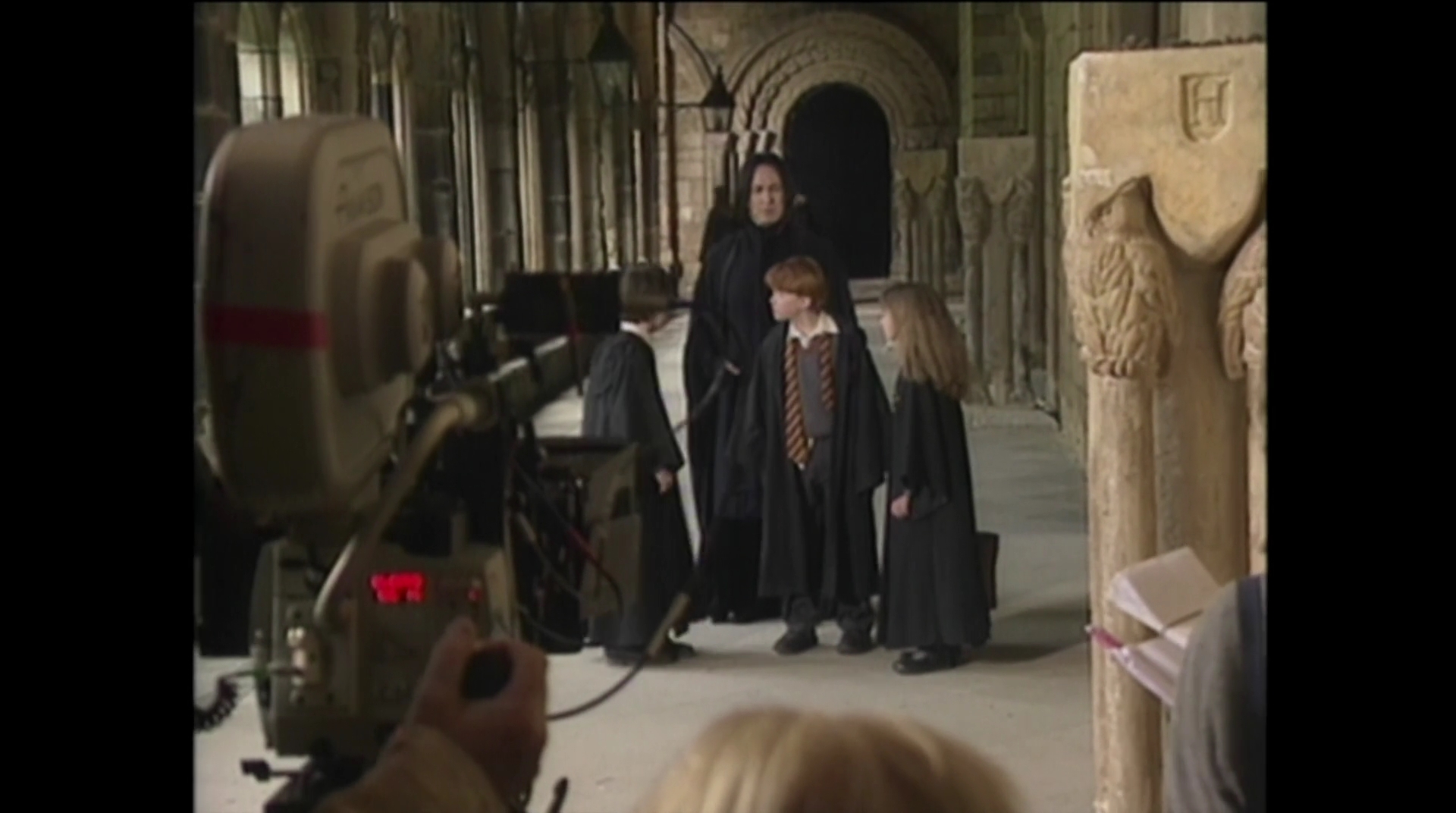 EmmaWatsonFan-dot-nl_HarryPotter-ReturnToHogwarts1007.jpg