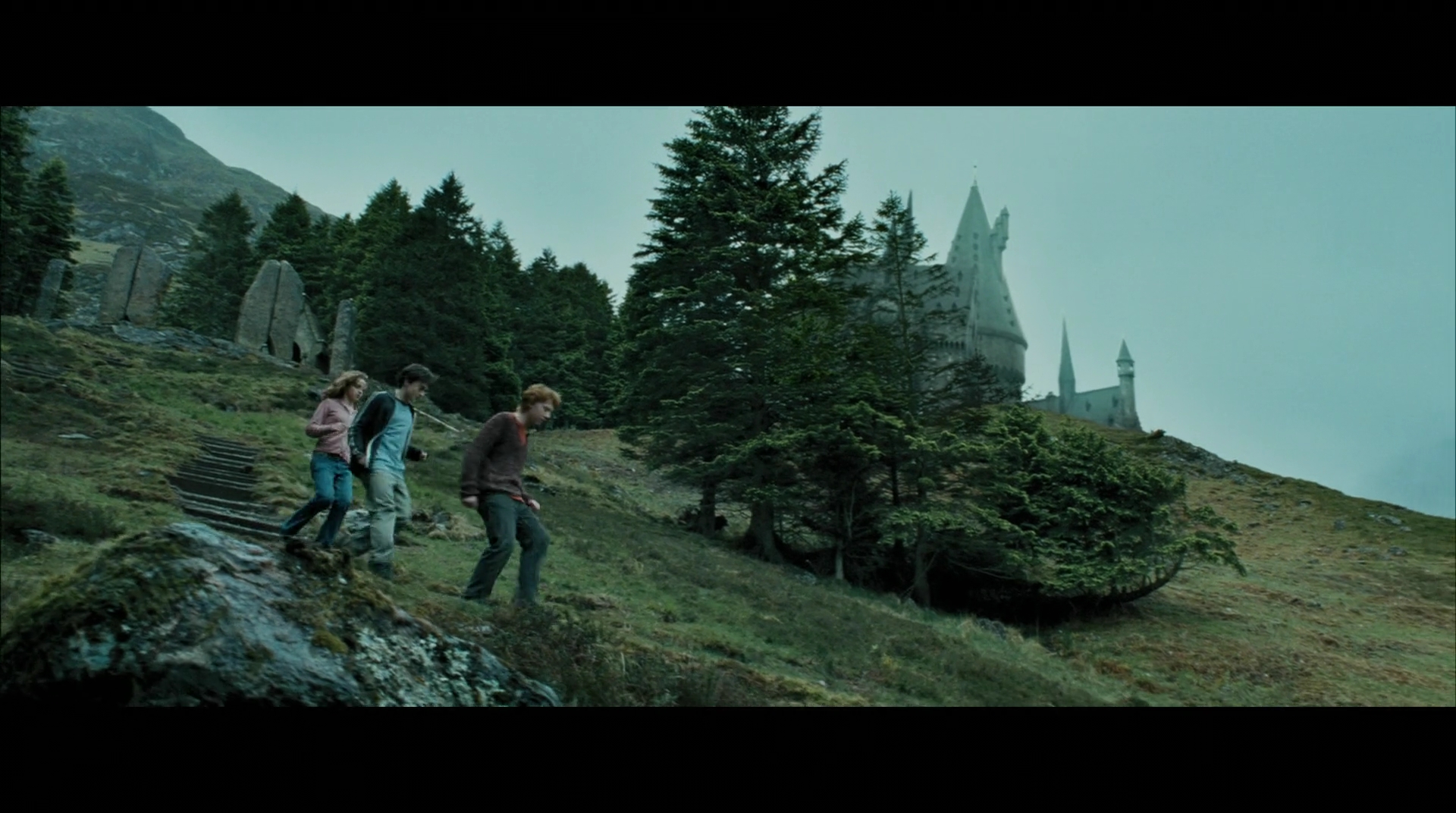 EmmaWatsonFan-dot-nl_HarryPotter-ReturnToHogwarts1904.jpg