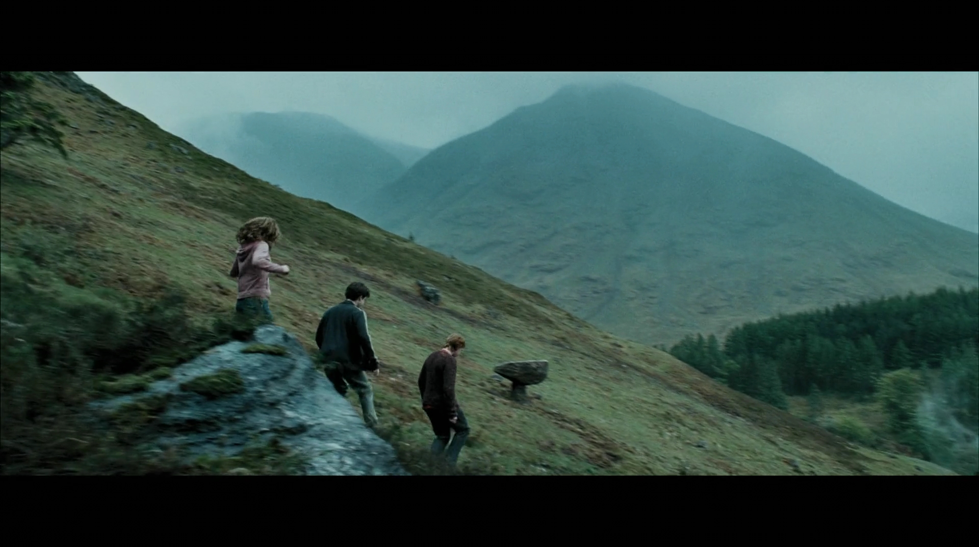 EmmaWatsonFan-dot-nl_HarryPotter-ReturnToHogwarts1908.jpg
