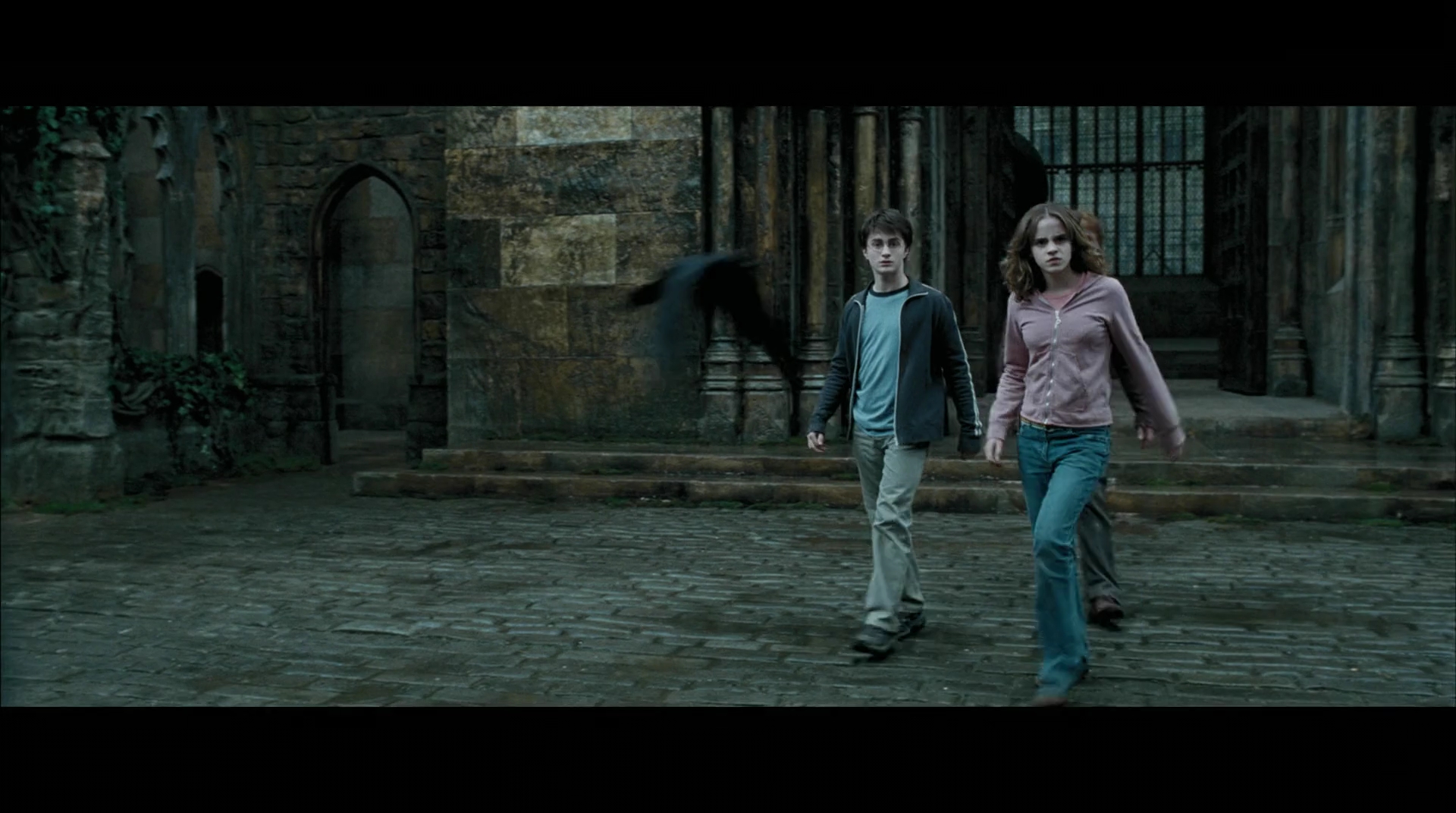 EmmaWatsonFan-dot-nl_HarryPotter-ReturnToHogwarts1911.jpg