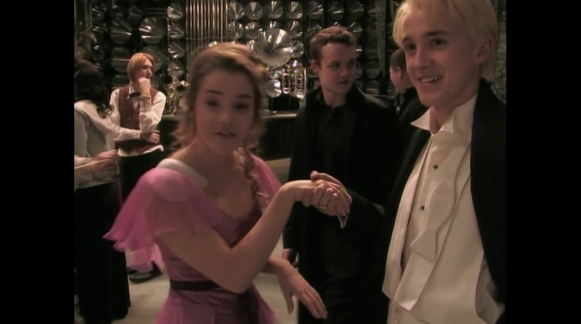 EmmaWatsonFan-dot-nl_HarryPotter-ReturnToHogwarts2957.jpg