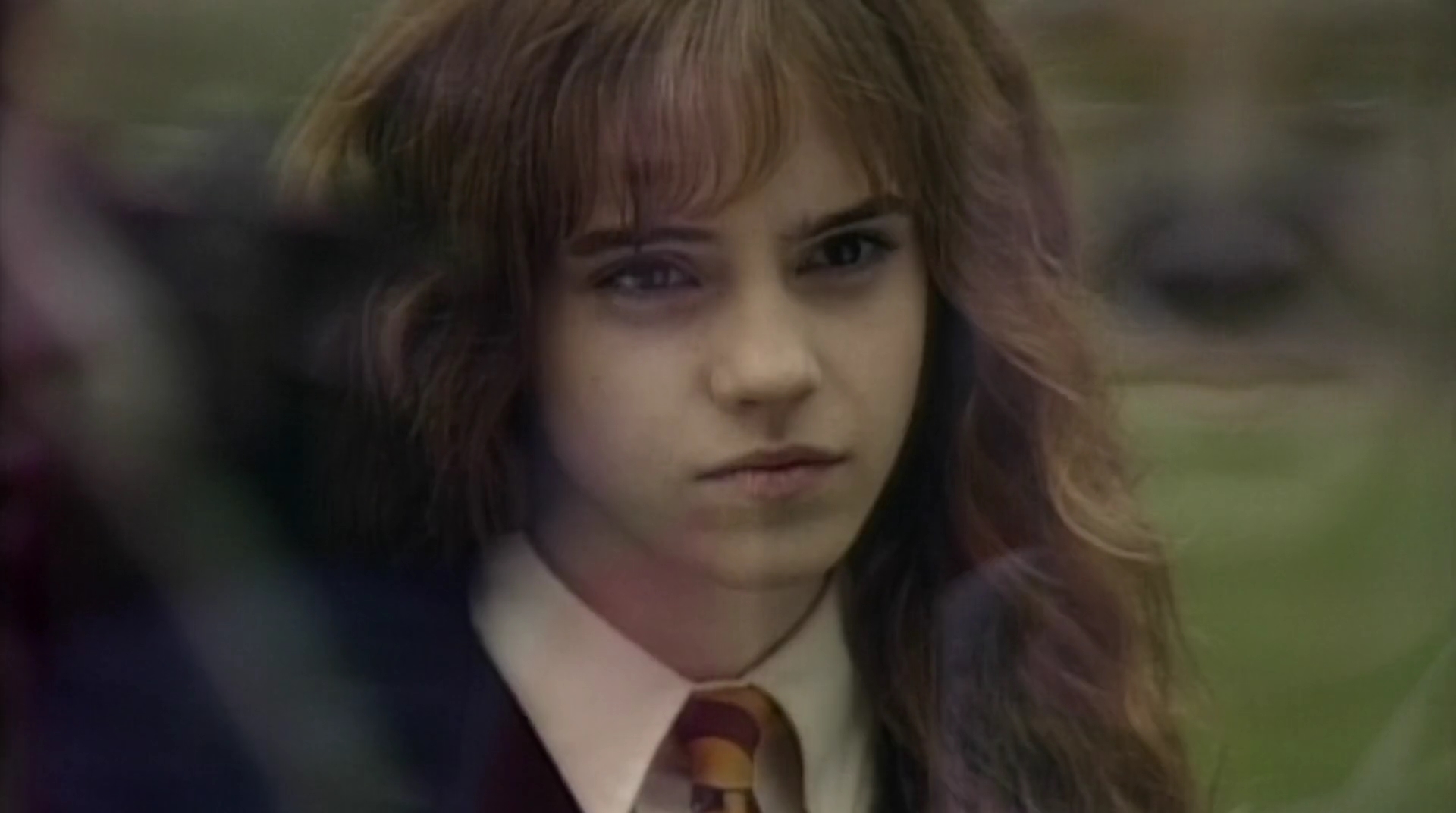 EmmaWatsonFan-dot-nl_HarryPotter-ReturnToHogwarts2989.jpg