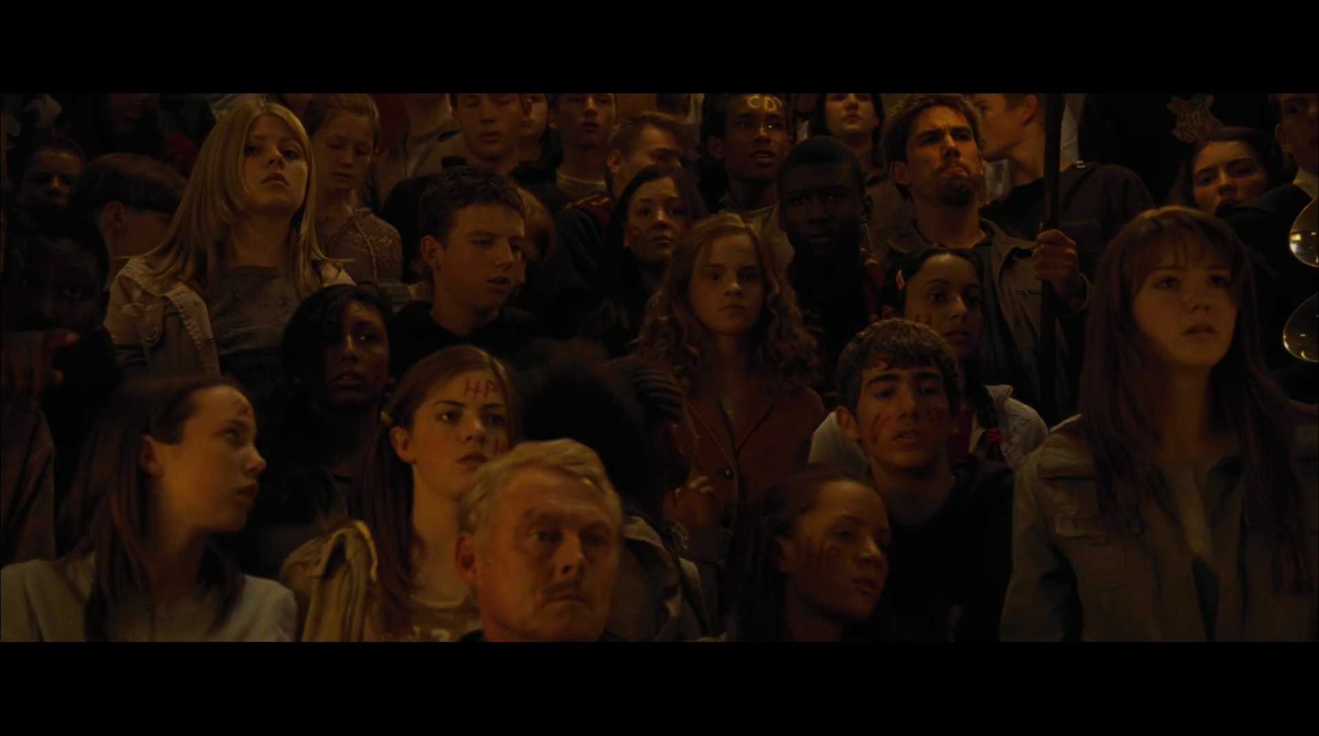 EmmaWatsonFan-dot-nl_HarryPotter-ReturnToHogwarts3218.jpg