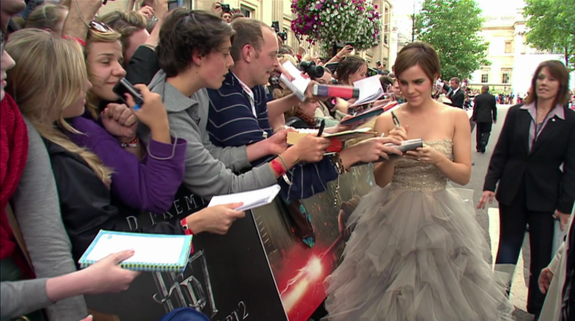 EmmaWatsonFan-dot-nl_HarryPotter-ReturnToHogwarts3804.jpg