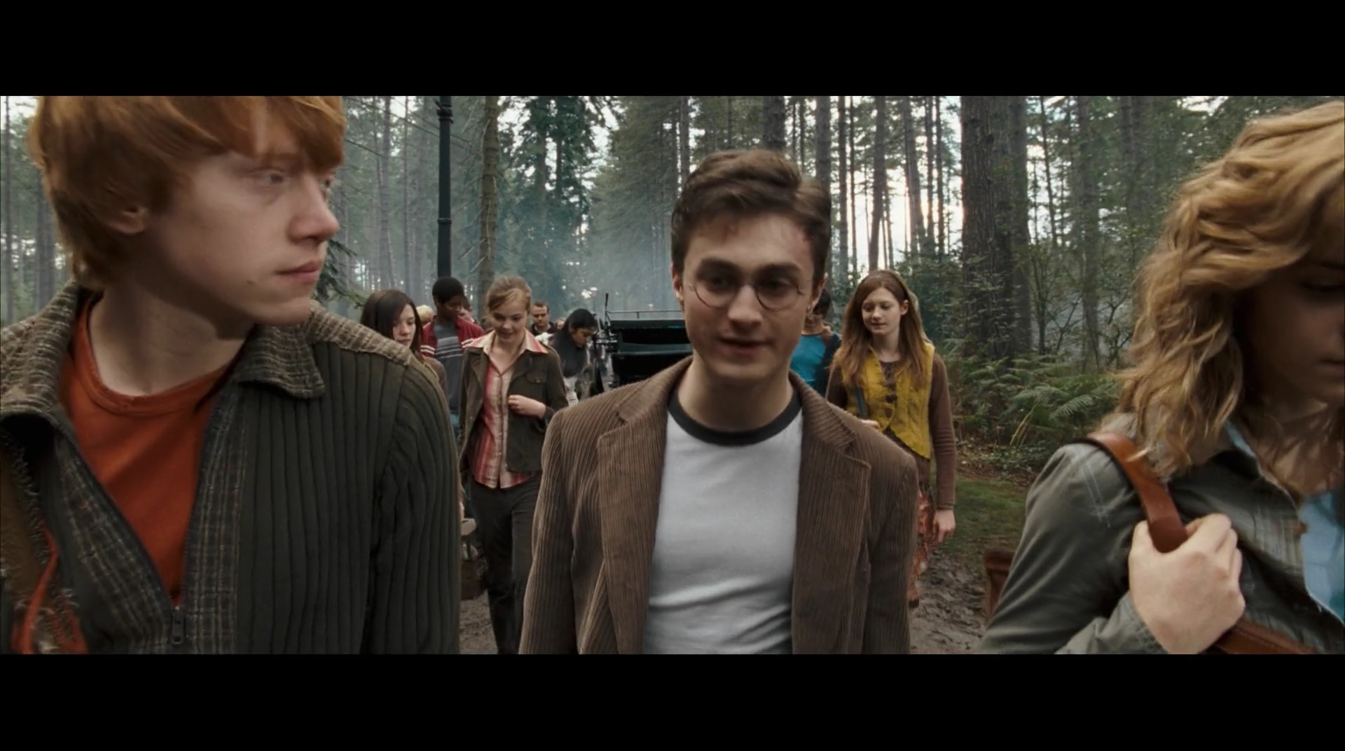 EmmaWatsonFan-dot-nl_HarryPotter-ReturnToHogwarts3843.jpg EmmaWatsonFan-dot-nl_HarryPotter-ReturnToHogwarts3843.jpg