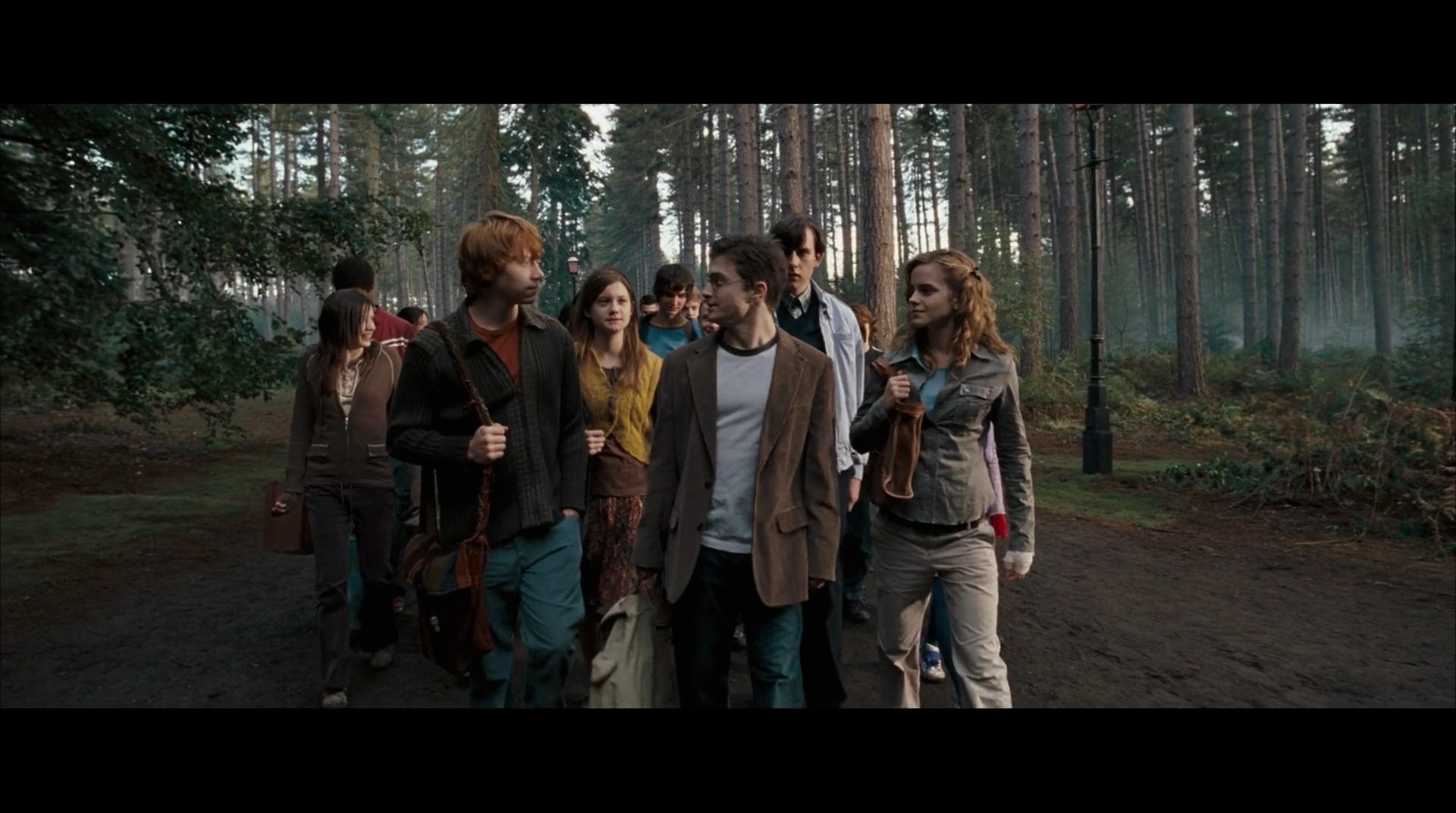 EmmaWatsonFan-dot-nl_HarryPotter-ReturnToHogwarts3860.jpg