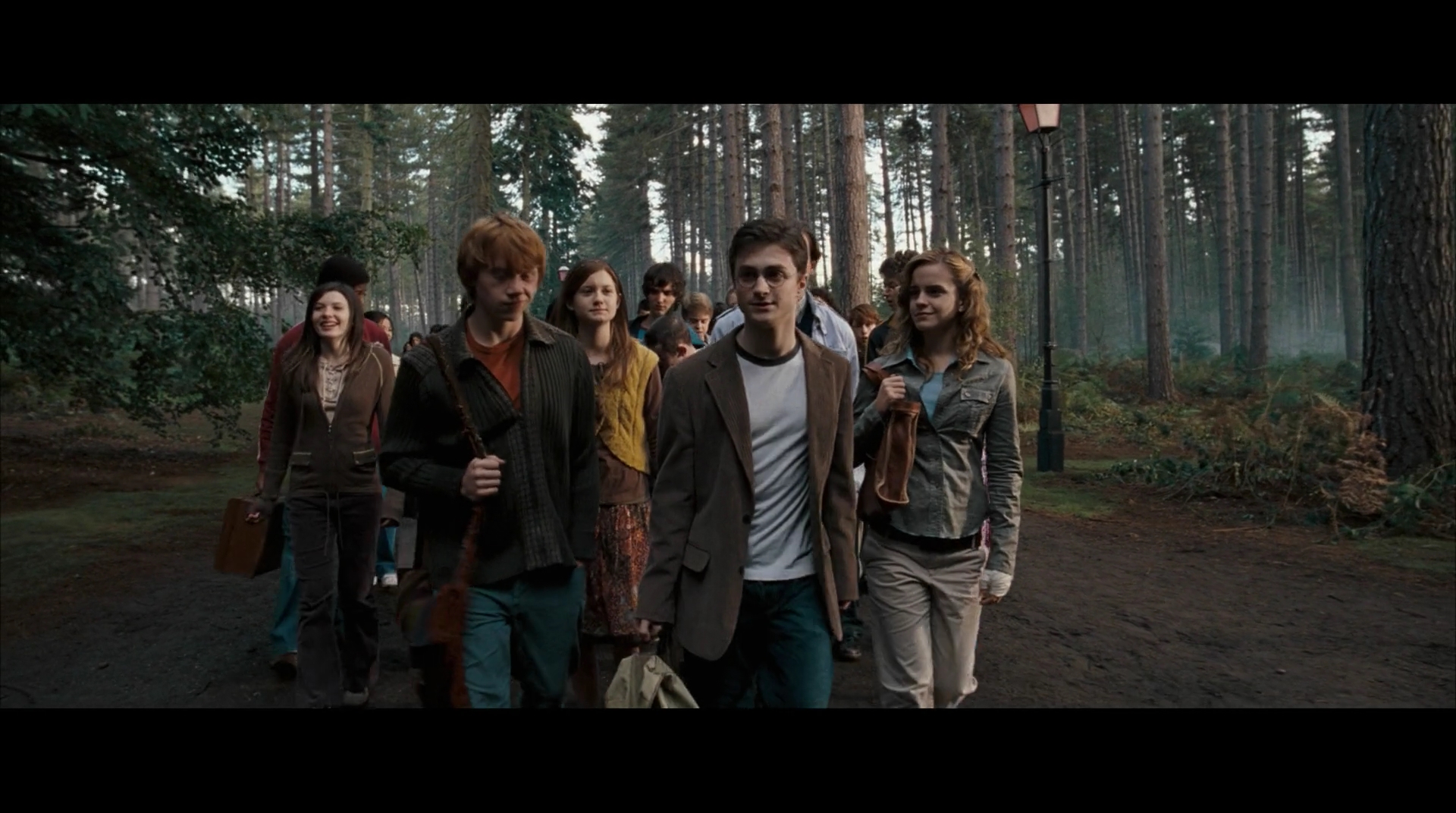 EmmaWatsonFan-dot-nl_HarryPotter-ReturnToHogwarts3861.jpg