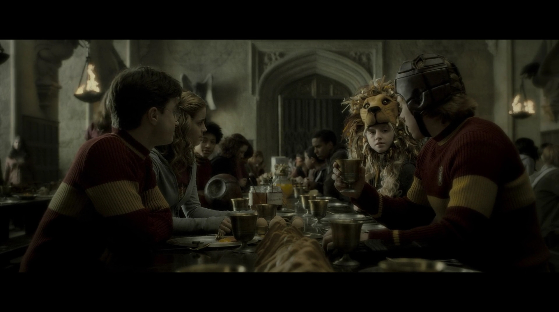 EmmaWatsonFan-dot-nl_HarryPotter-ReturnToHogwarts3944.jpg EmmaWatsonFan-dot-nl_HarryPotter-ReturnToHogwarts3944.jpg