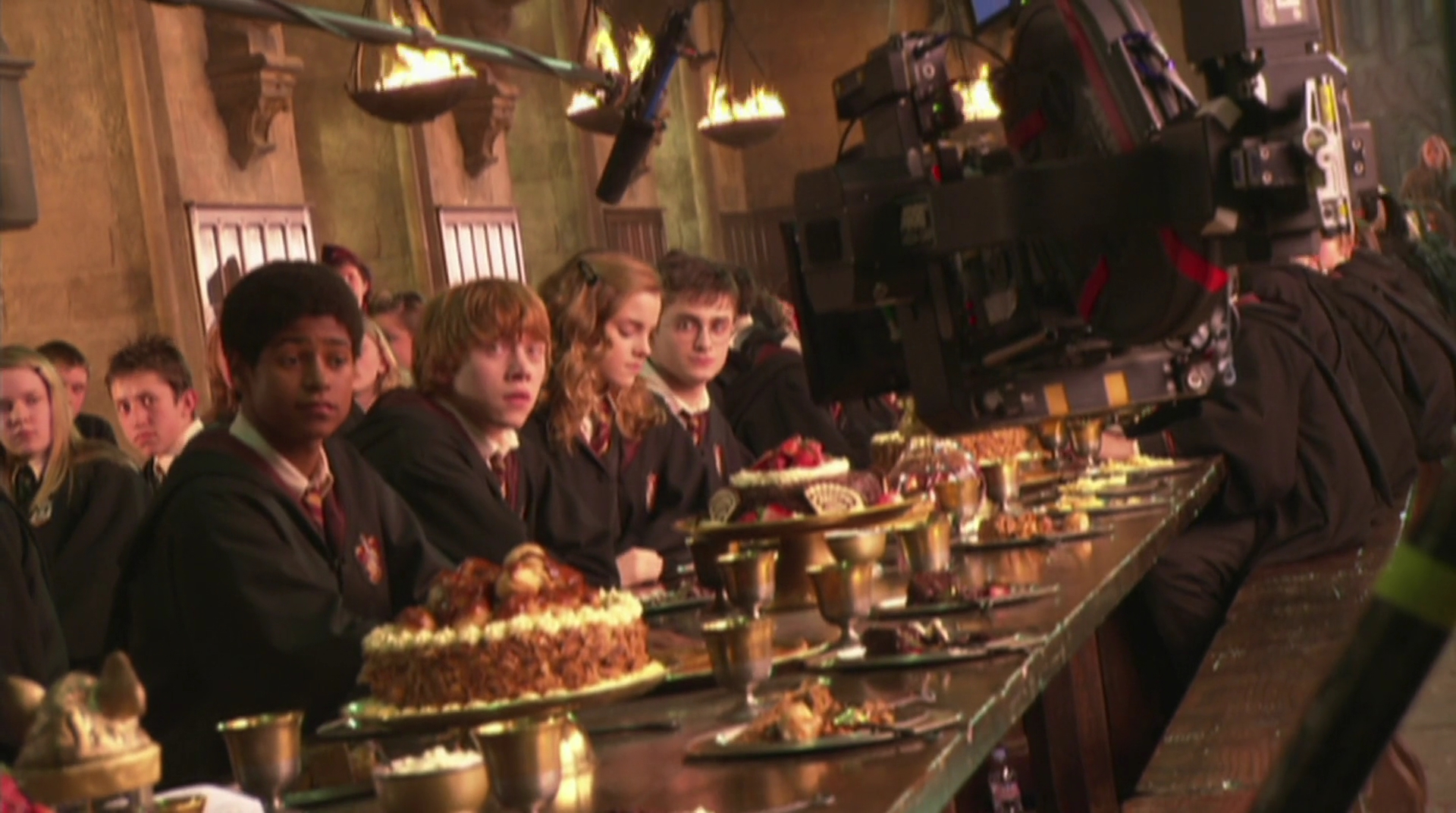EmmaWatsonFan-dot-nl_HarryPotter-ReturnToHogwarts4001.jpg