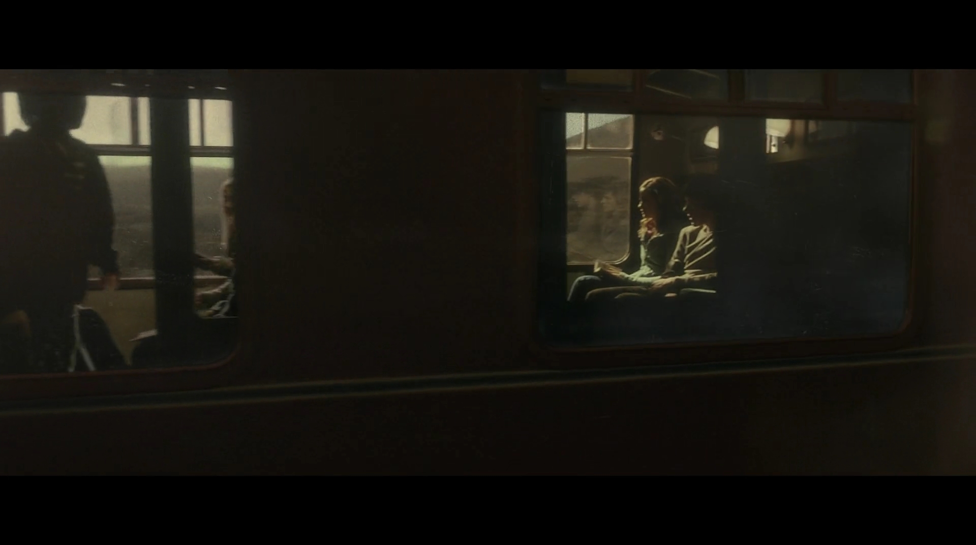 EmmaWatsonFan-dot-nl_HarryPotter-ReturnToHogwarts4182.jpg EmmaWatsonFan-dot-nl_HarryPotter-ReturnToHogwarts4182.jpg