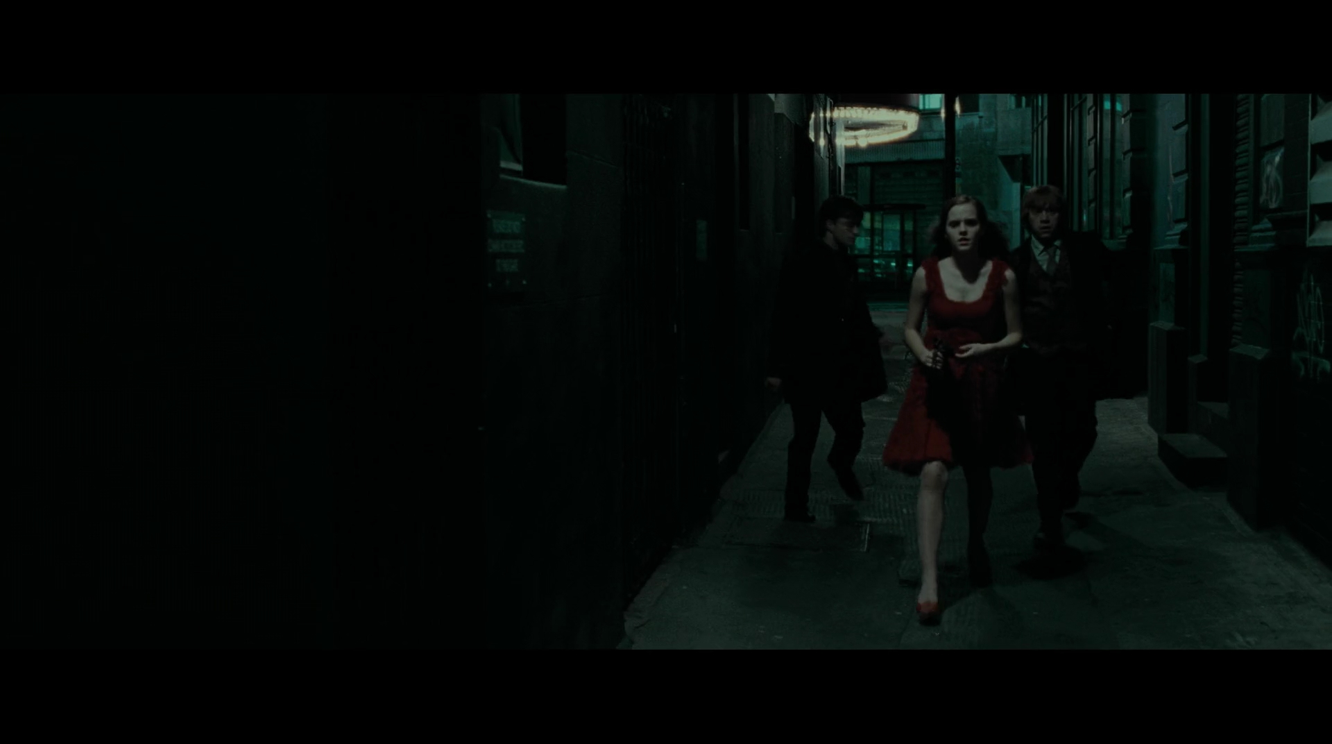 EmmaWatsonFan-dot-nl_HarryPotter-ReturnToHogwarts4888.jpg EmmaWatsonFan-dot-nl_HarryPotter-ReturnToHogwarts4888.jpg