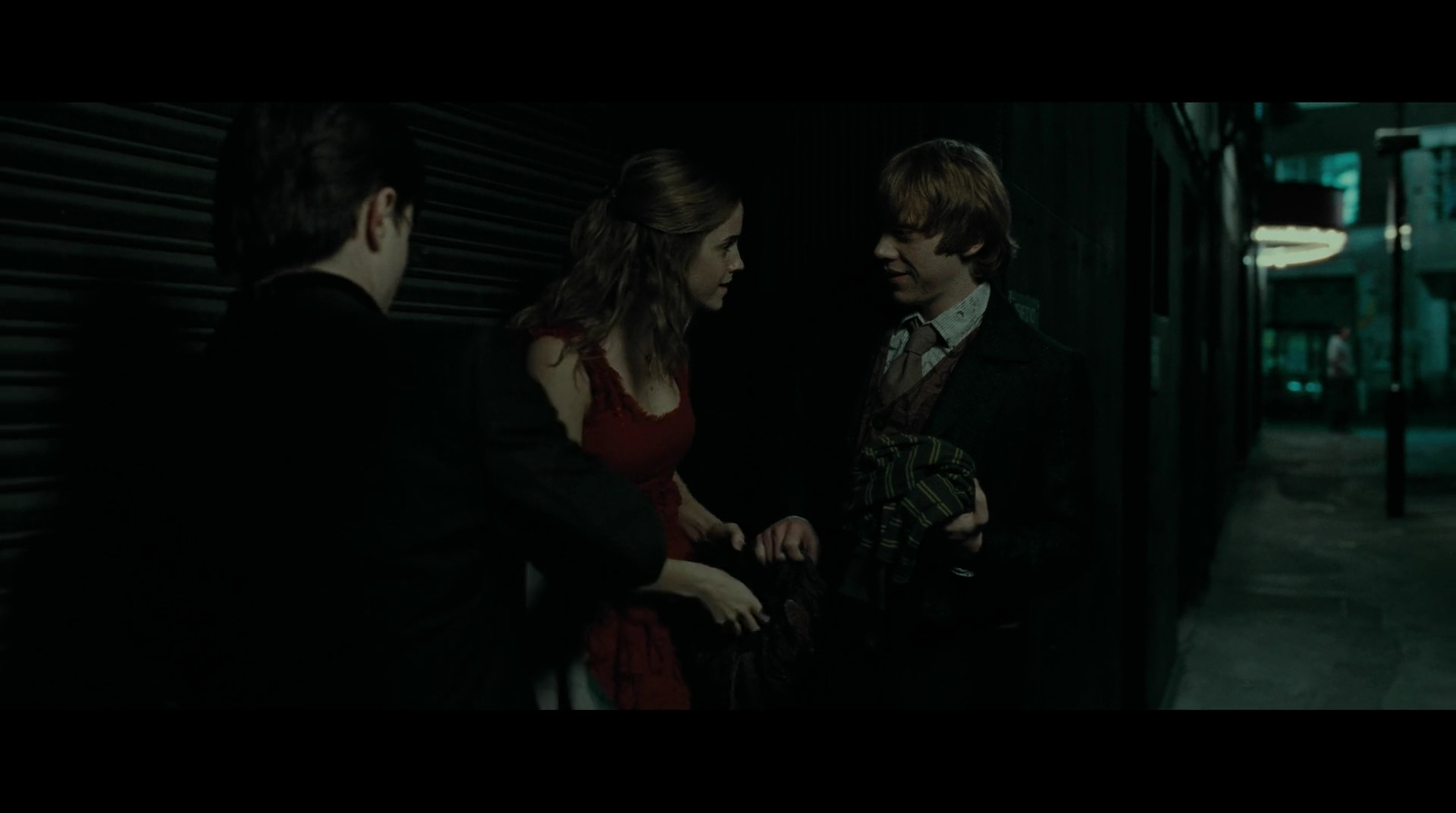 EmmaWatsonFan-dot-nl_HarryPotter-ReturnToHogwarts4906.jpg