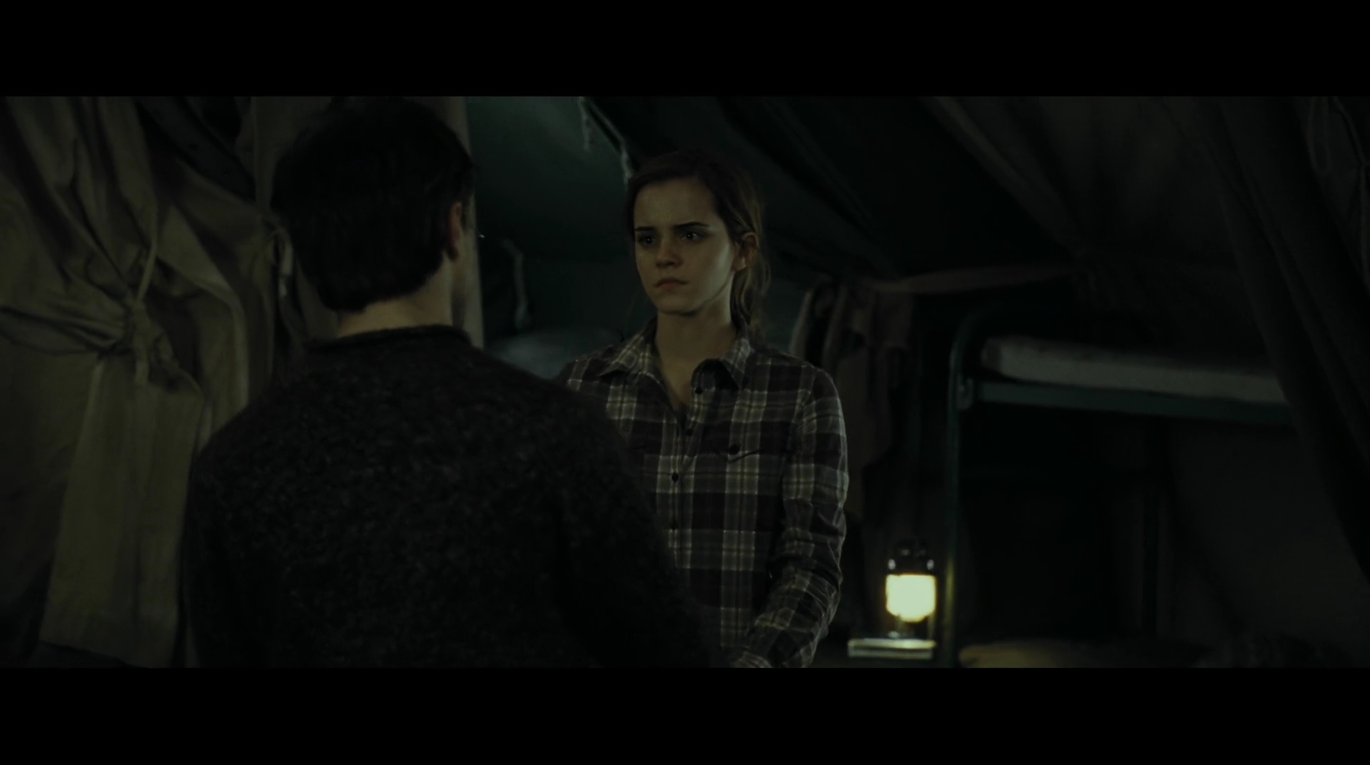EmmaWatsonFan-dot-nl_HarryPotter-ReturnToHogwarts4962.jpg