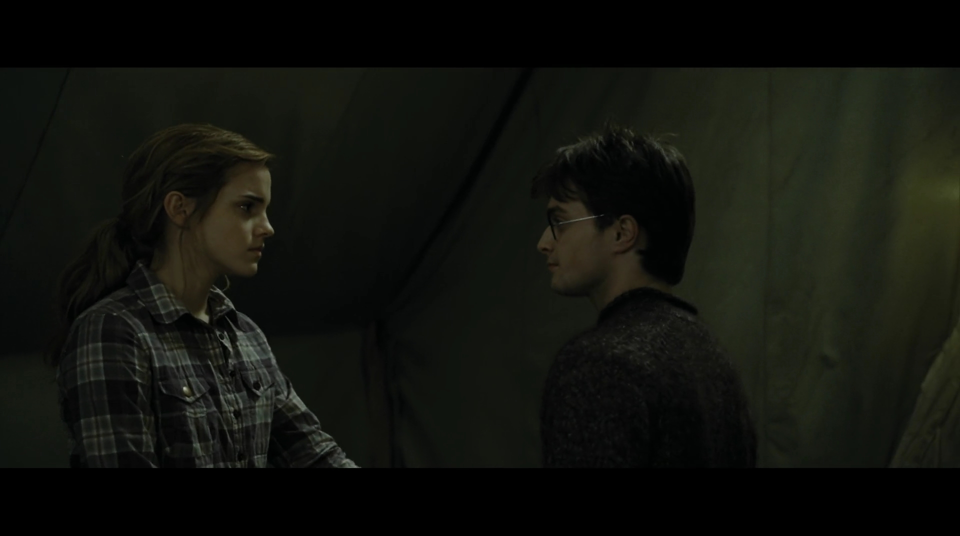 EmmaWatsonFan-dot-nl_HarryPotter-ReturnToHogwarts4976.jpg EmmaWatsonFan-dot-nl_HarryPotter-ReturnToHogwarts4976.jpg