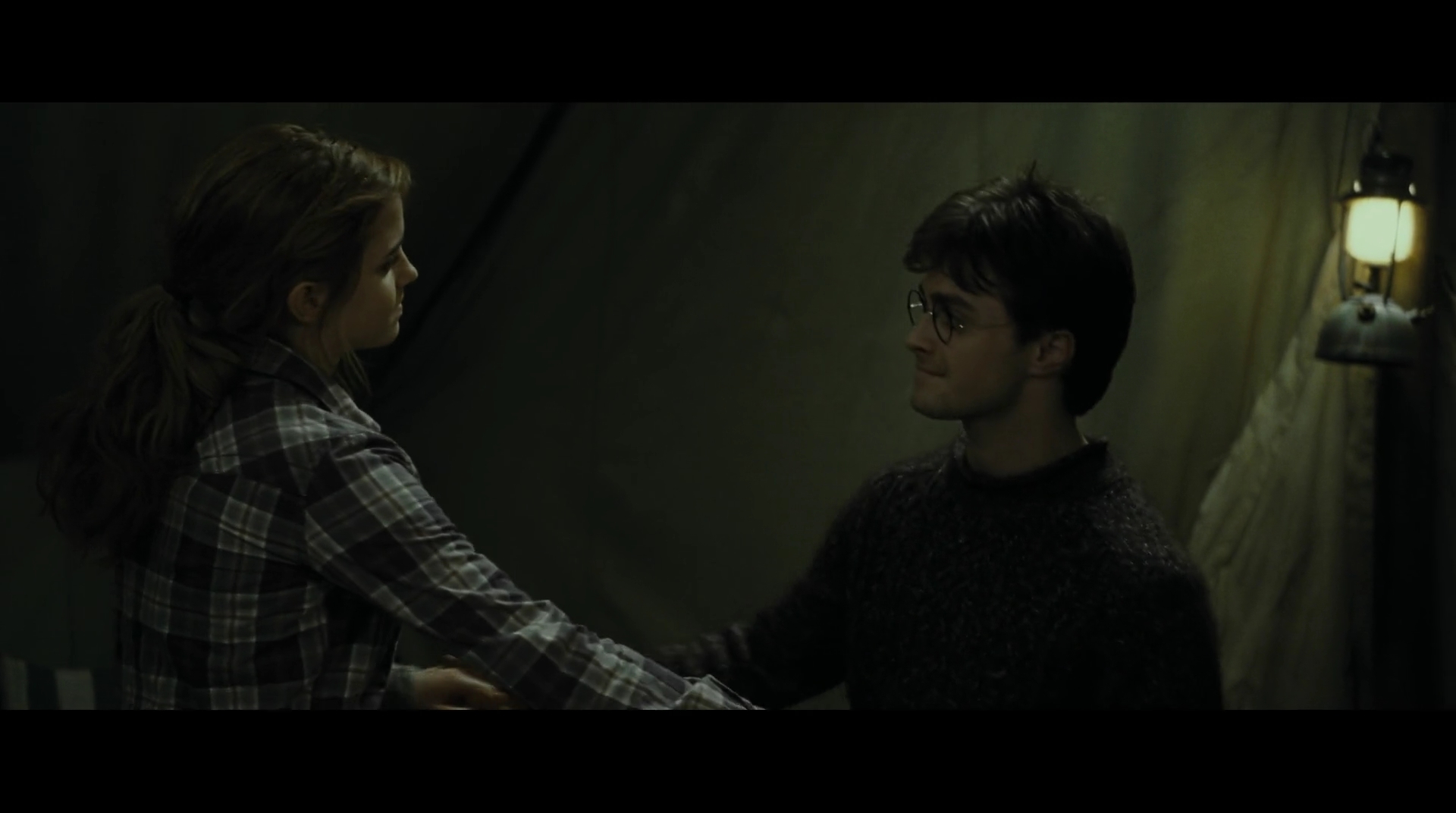 EmmaWatsonFan-dot-nl_HarryPotter-ReturnToHogwarts4981.jpg EmmaWatsonFan-dot-nl_HarryPotter-ReturnToHogwarts4981.jpg