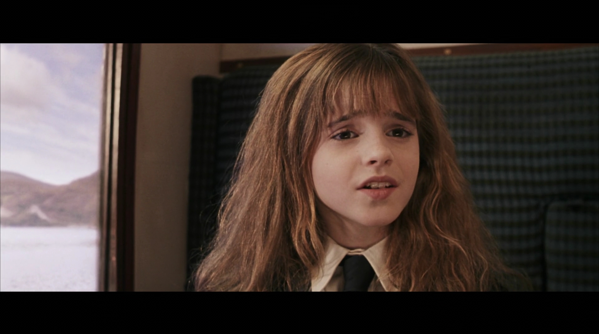 EmmaWatsonFan-dot-nl_HarryPotter-ReturnToHogwarts5094.jpg