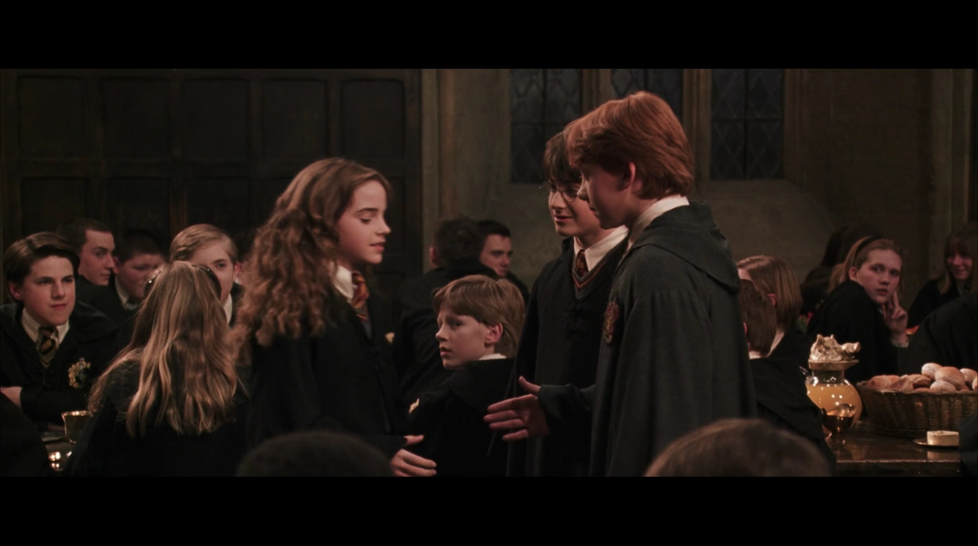 EmmaWatsonFan-dot-nl_HarryPotter-ReturnToHogwarts5124.jpg