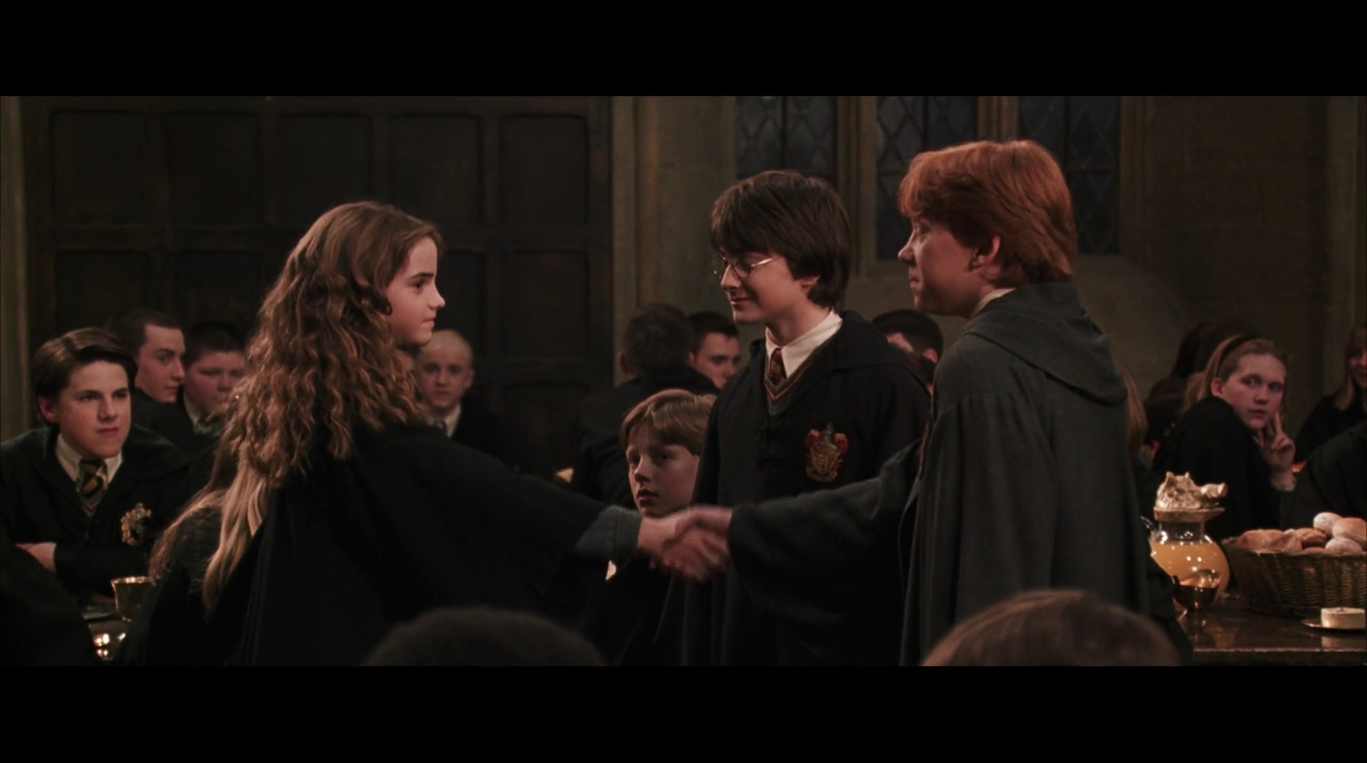EmmaWatsonFan-dot-nl_HarryPotter-ReturnToHogwarts5125.jpg