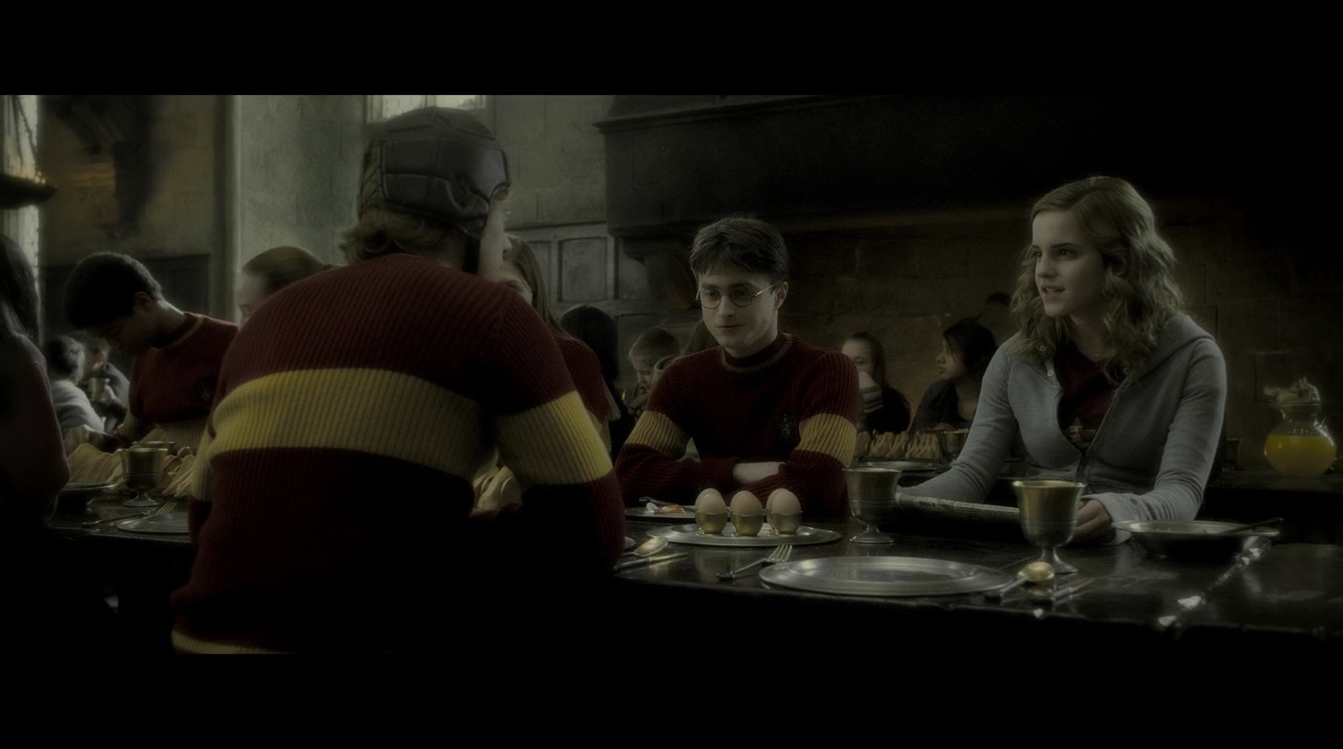 EmmaWatsonFan-dot-nl_HarryPotter-ReturnToHogwarts5144.jpg EmmaWatsonFan-dot-nl_HarryPotter-ReturnToHogwarts5144.jpg