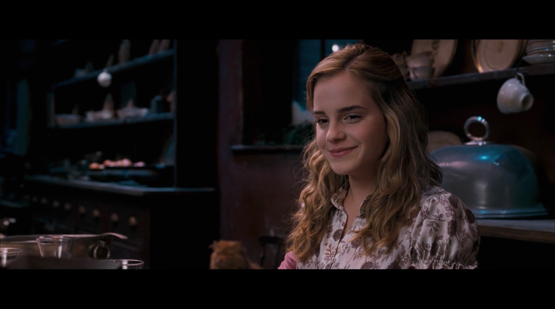 EmmaWatsonFan-dot-nl_HarryPotter-ReturnToHogwarts5148.jpg