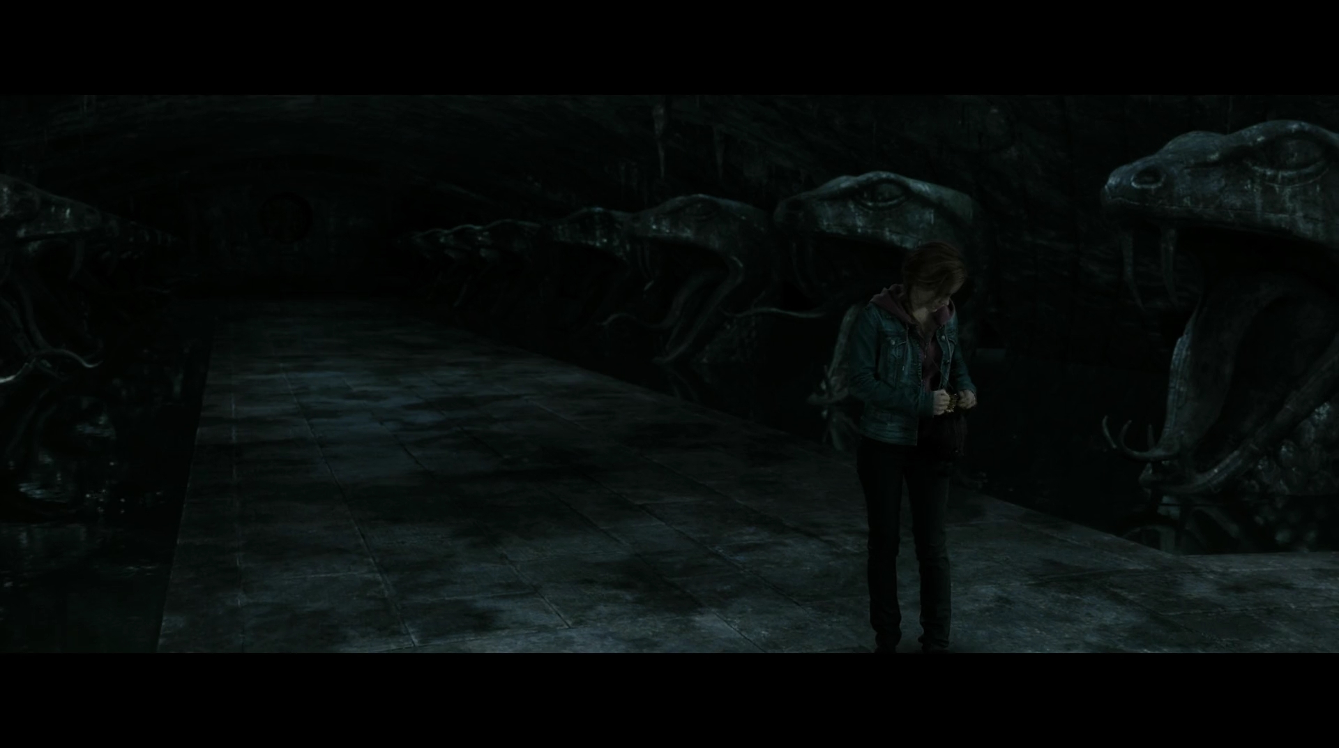 EmmaWatsonFan-dot-nl_HarryPotter-ReturnToHogwarts5165.jpg EmmaWatsonFan-dot-nl_HarryPotter-ReturnToHogwarts5165.jpg